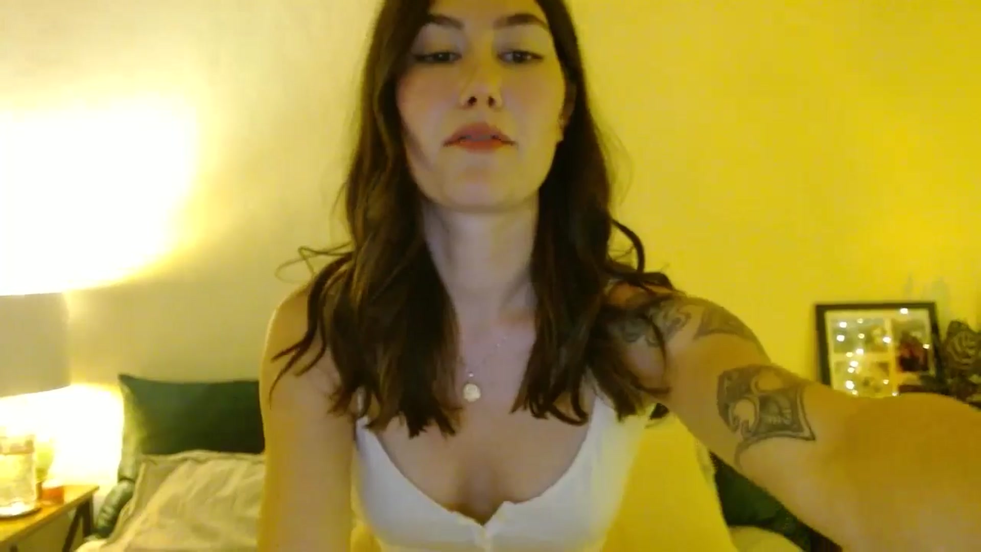 Gallery image thumbnail from honey28's myfreecams stream on, 10/27/2025, 03:29 image 3 of 20