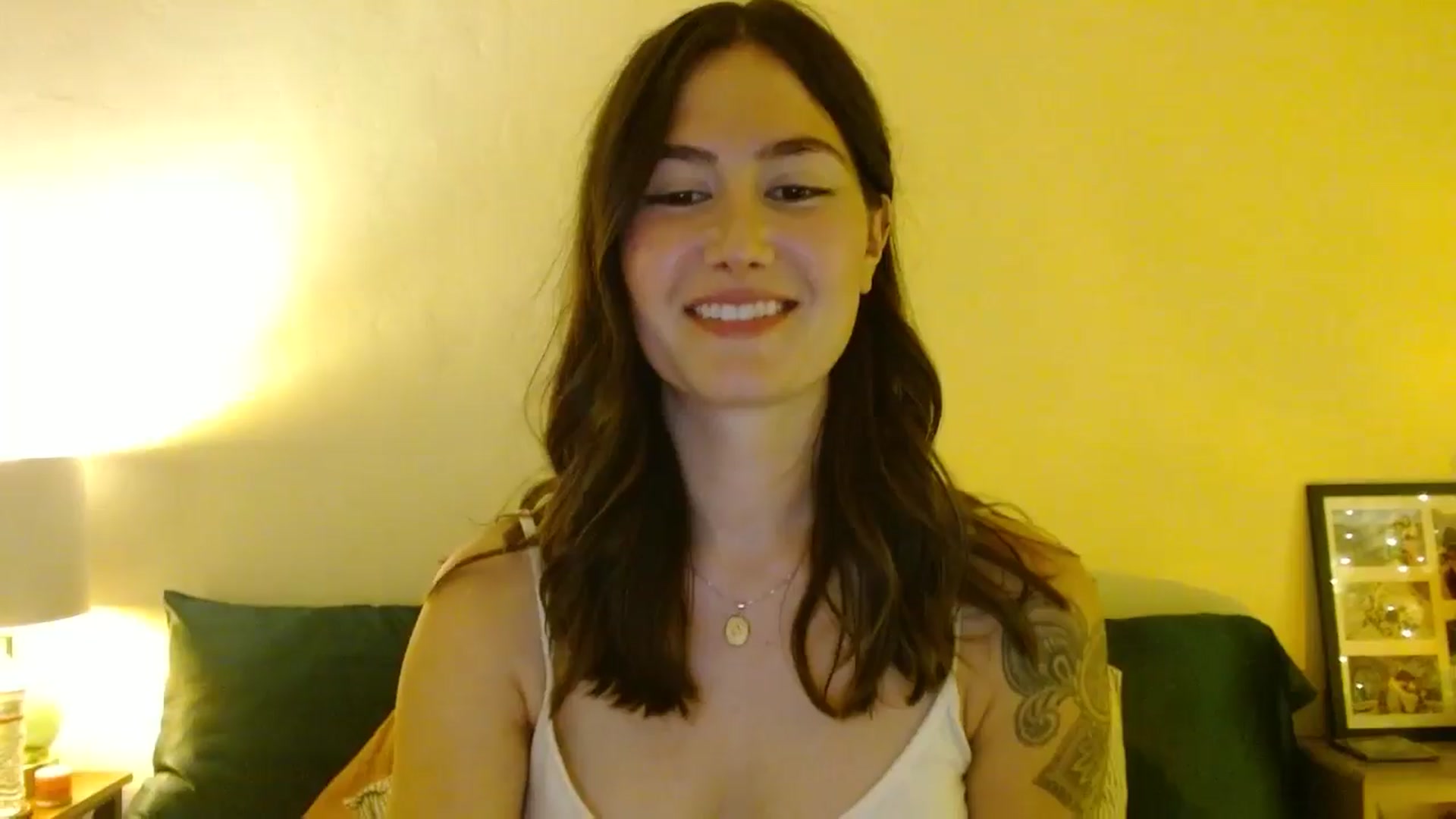 Gallery image thumbnail from honey28's myfreecams stream on, 10/27/2025, 03:29 image 5 of 20