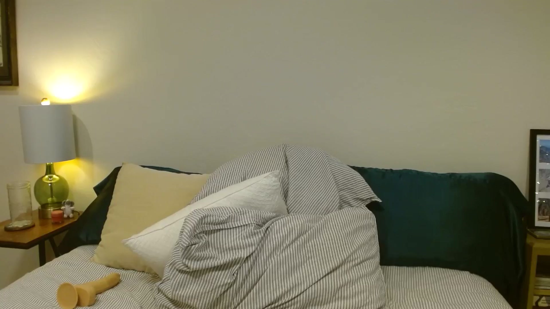 Gallery image thumbnail from honey28's myfreecams stream on, 10/29/2025, 24:23 image 15 of 20