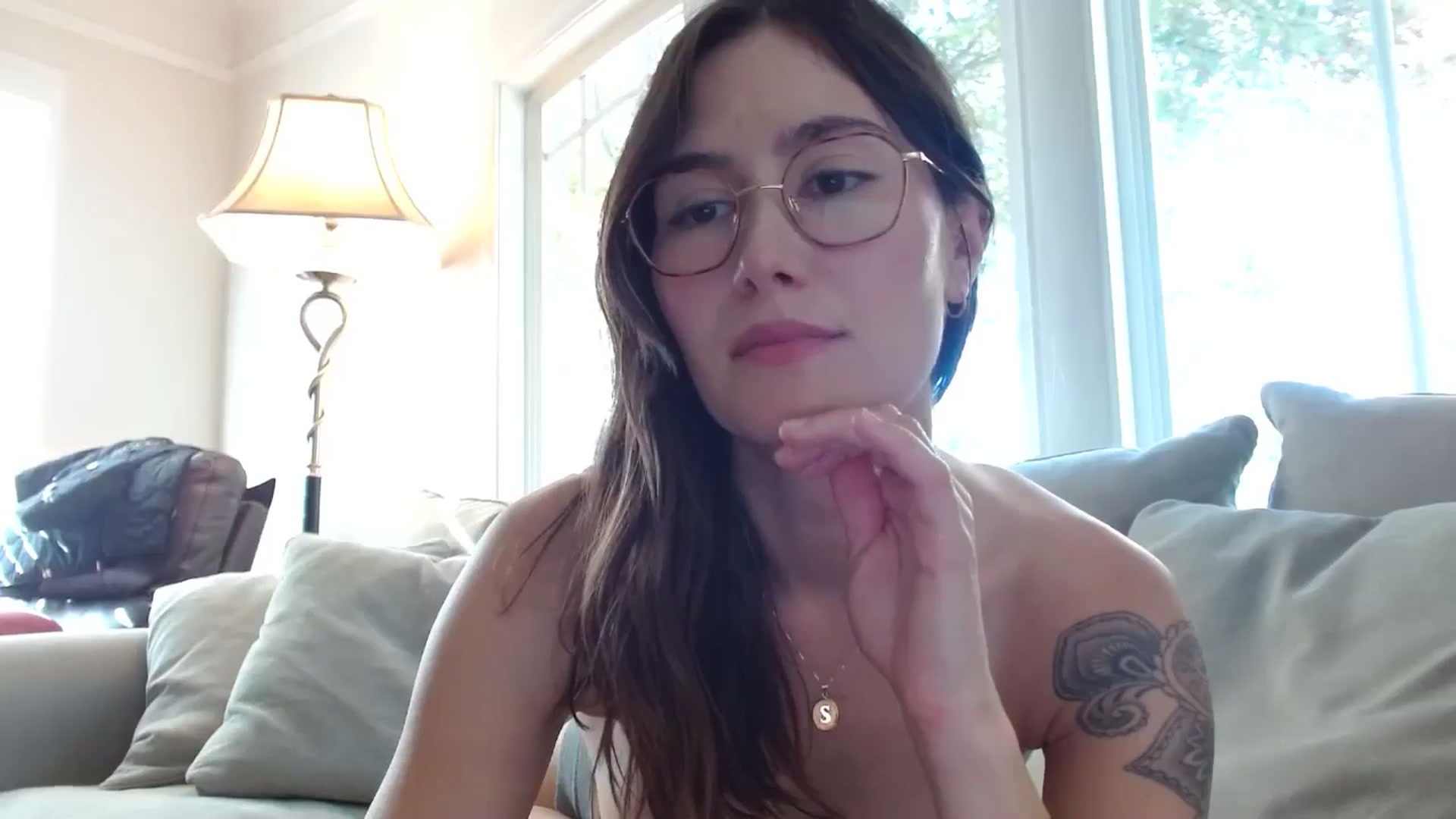 Gallery image thumbnail from honey28's myfreecams stream on, 11/06/2025, 22:26 image 10 of 20