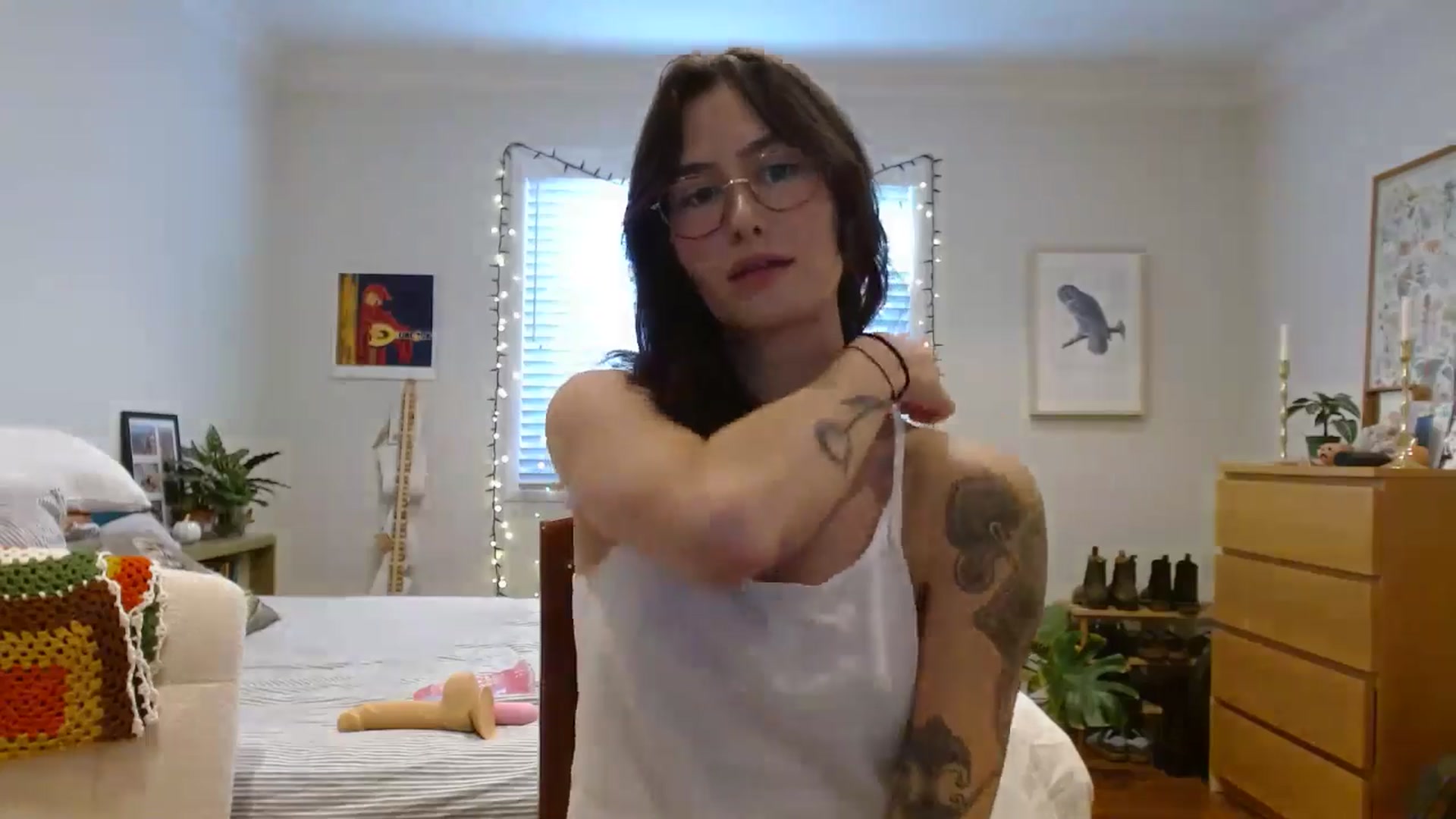 Gallery image thumbnail from honey28's myfreecams stream on, 11/16/2025, 20:53 image 6 of 20