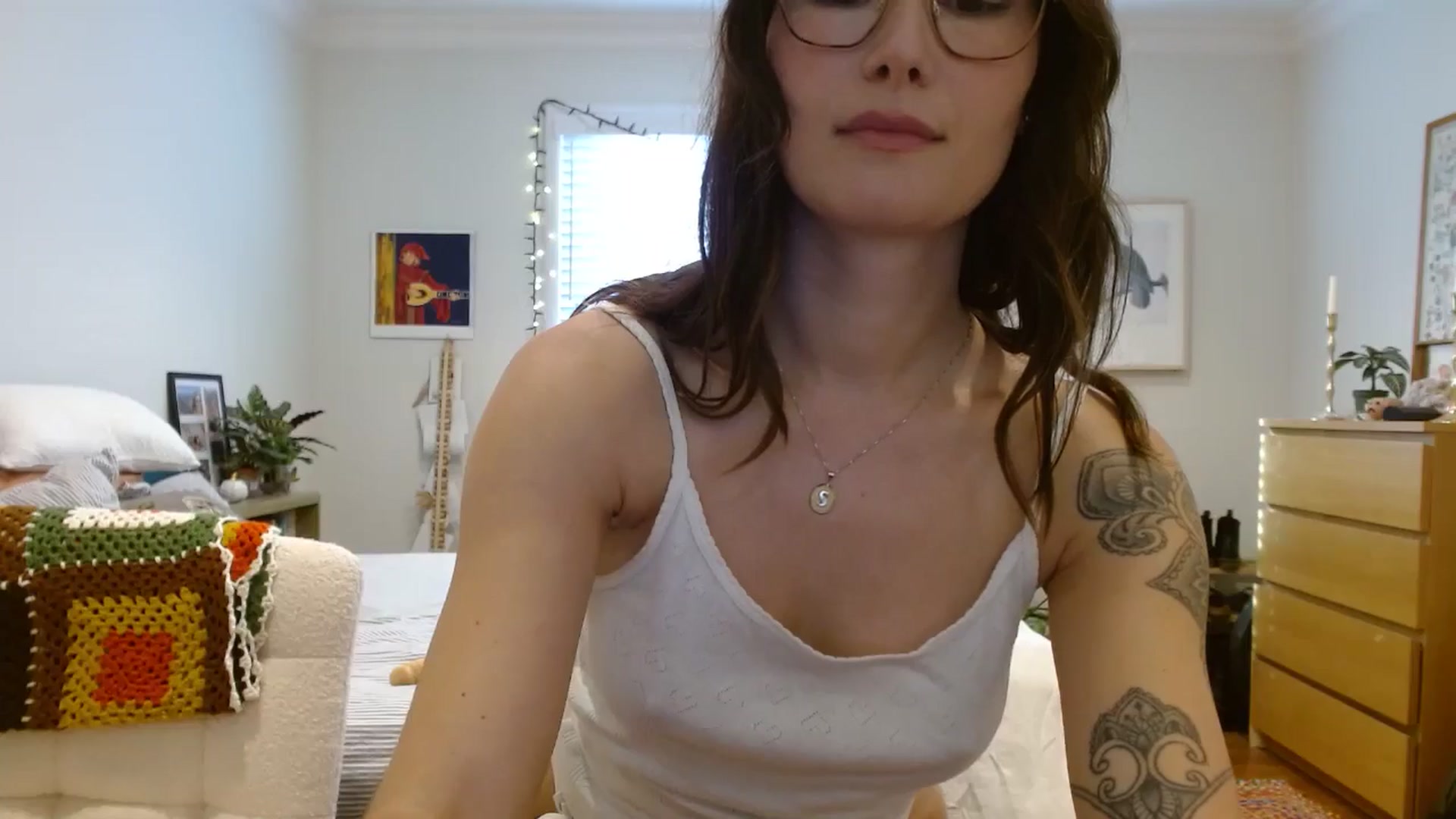 Gallery image thumbnail from honey28's myfreecams stream on, 11/16/2025, 20:53 image 19 of 20