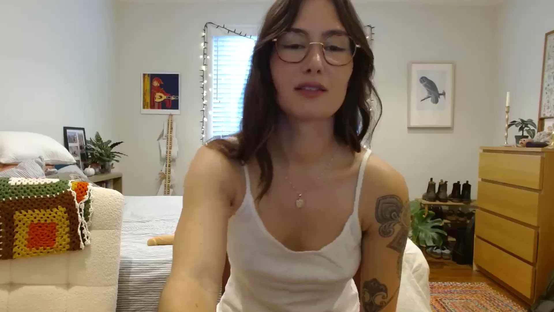Gallery image thumbnail from honey28's myfreecams stream on, 11/16/2025, 20:53 image 9 of 20