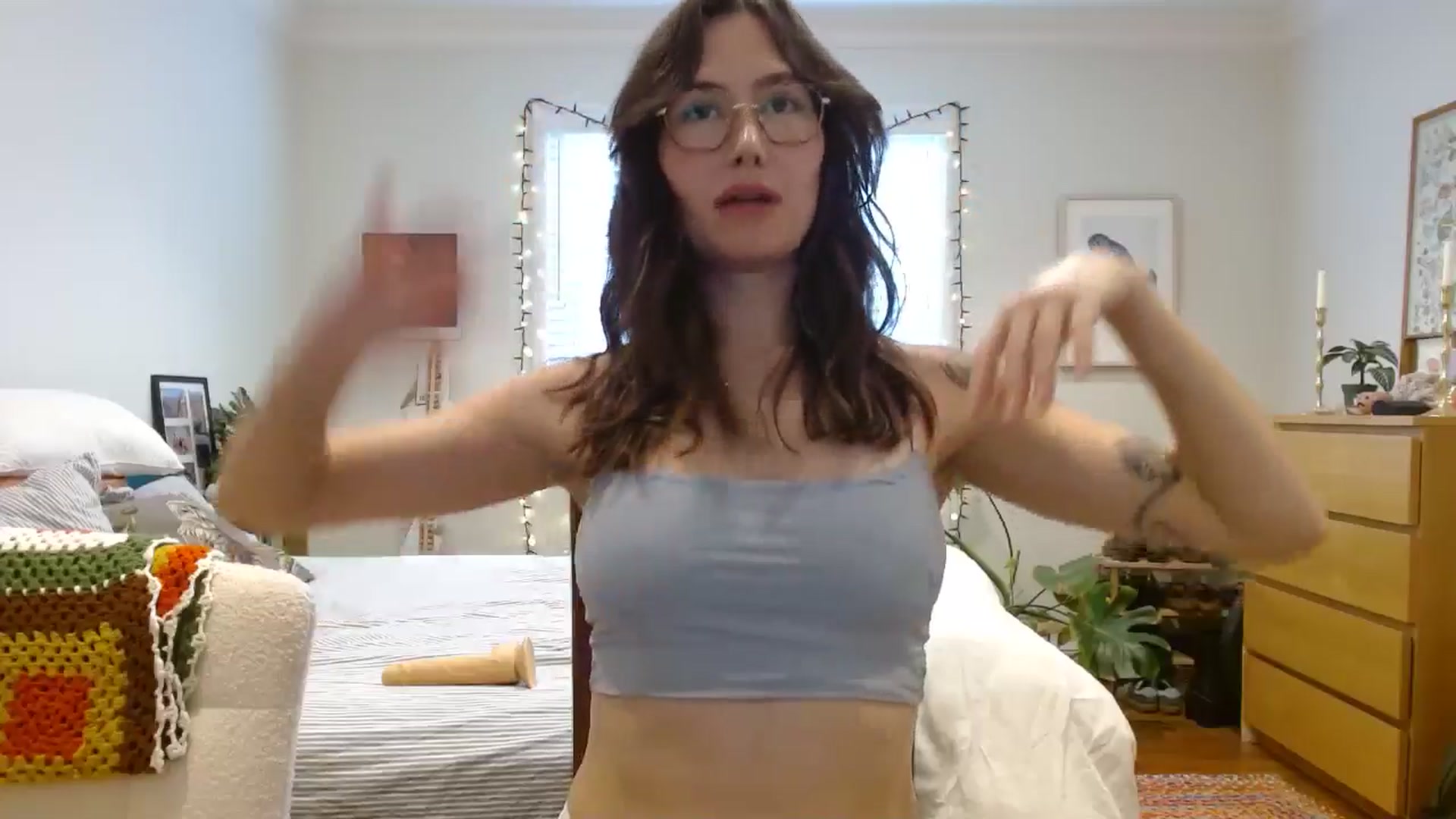 Gallery image thumbnail from honey28's myfreecams stream on, 11/16/2025, 22:26 image 7 of 20
