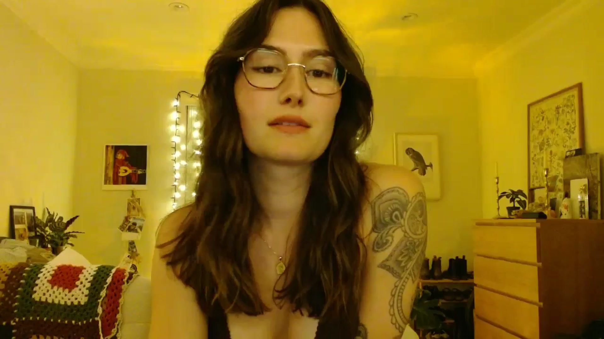 Gallery image thumbnail from honey28's myfreecams stream on, 11/21/2025, 04:13 image 14 of 20