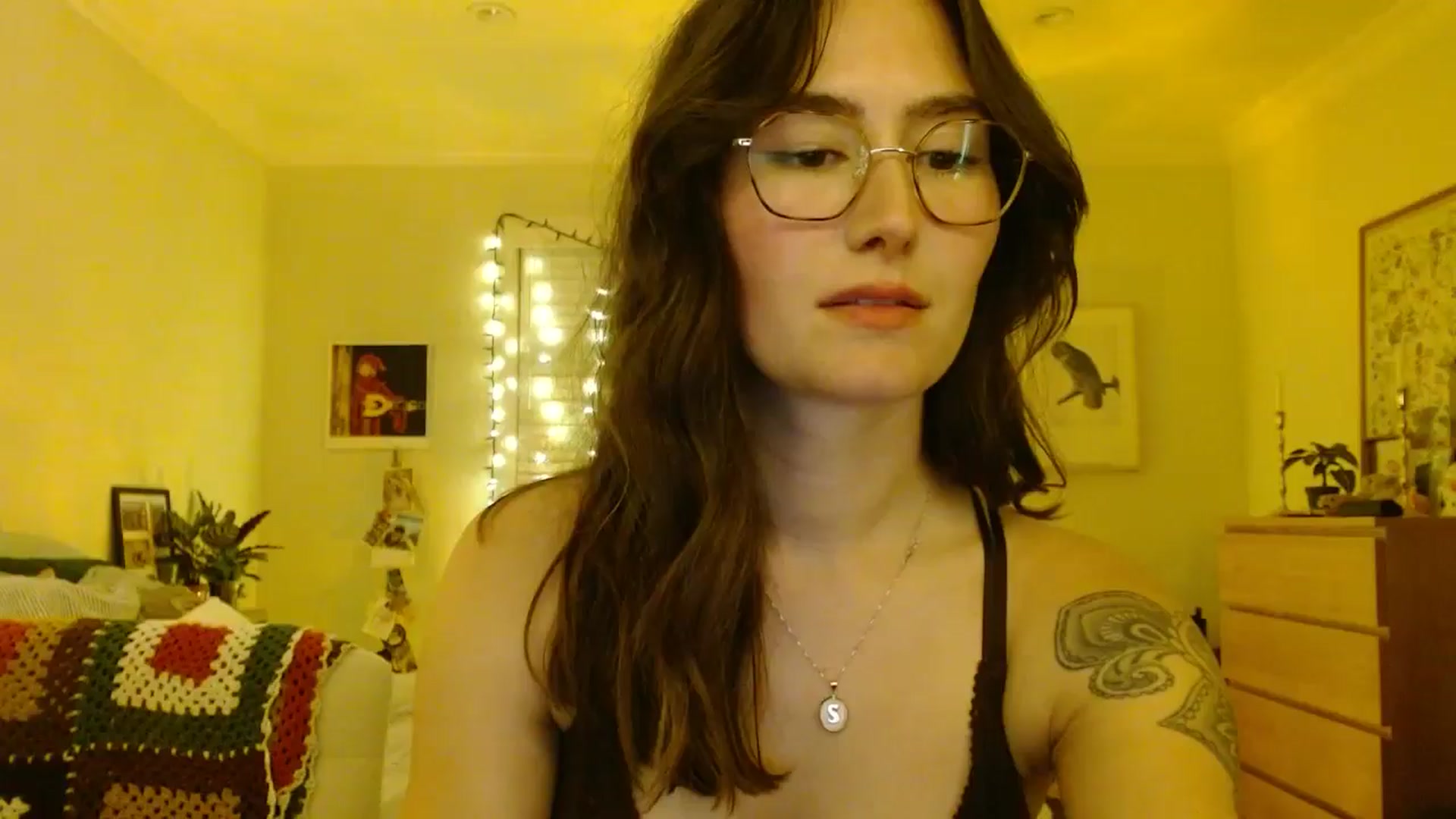 Gallery image thumbnail from honey28's myfreecams stream on, 11/21/2025, 04:47 image 6 of 20
