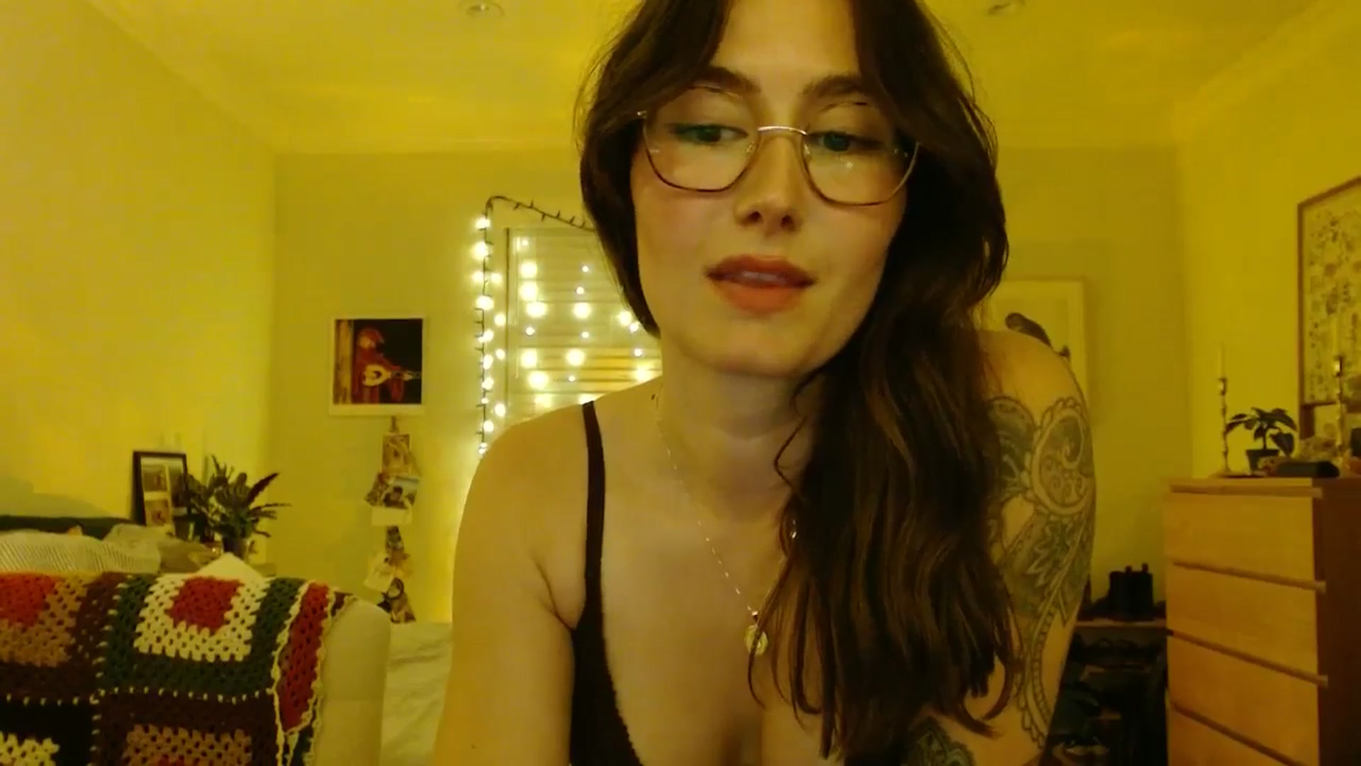 Gallery image thumbnail from honey28's myfreecams stream on, 11/21/2025, 04:47 image 19 of 20