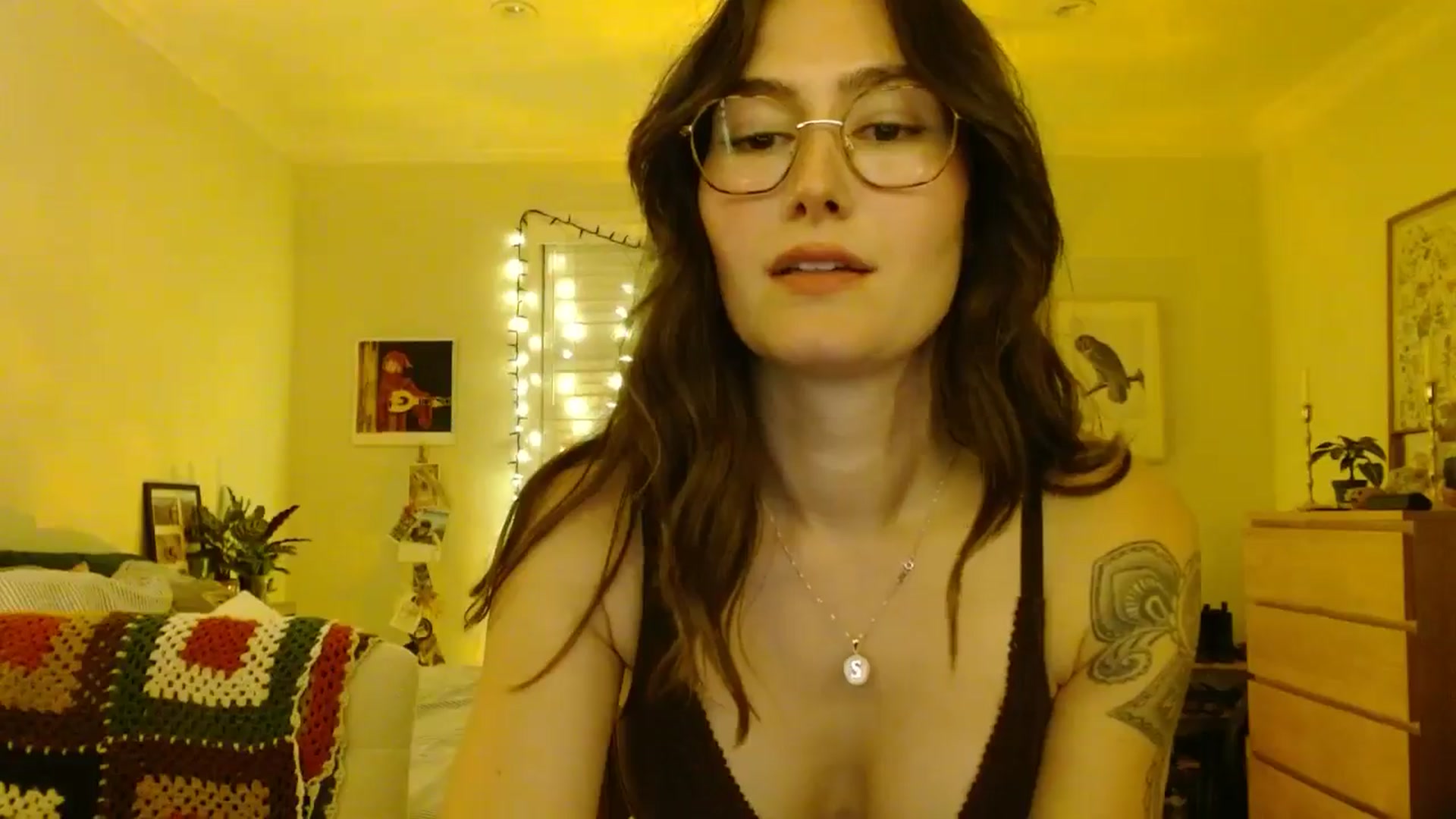 Gallery image thumbnail from honey28's myfreecams stream on, 11/21/2025, 04:47 image 18 of 20