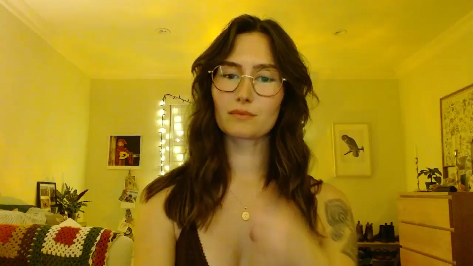 Gallery image thumbnail from honey28's myfreecams stream on, 11/21/2025, 04:47 image 1 of 20