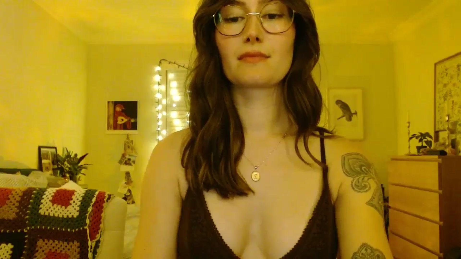 Gallery image thumbnail from honey28's myfreecams stream on, 11/21/2025, 04:47 image 12 of 20