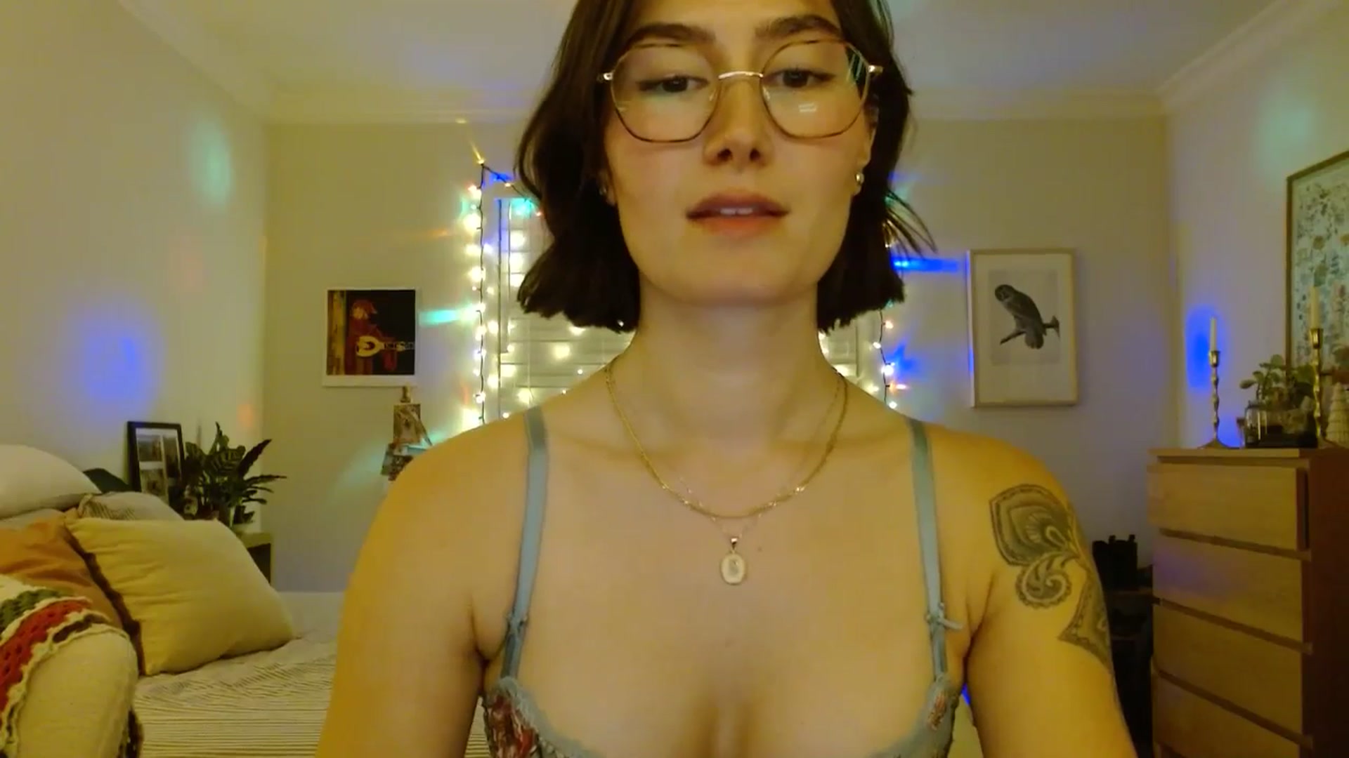 Gallery image thumbnail from honey28's myfreecams stream on, 12/05/2025, 07:07 image 9 of 20