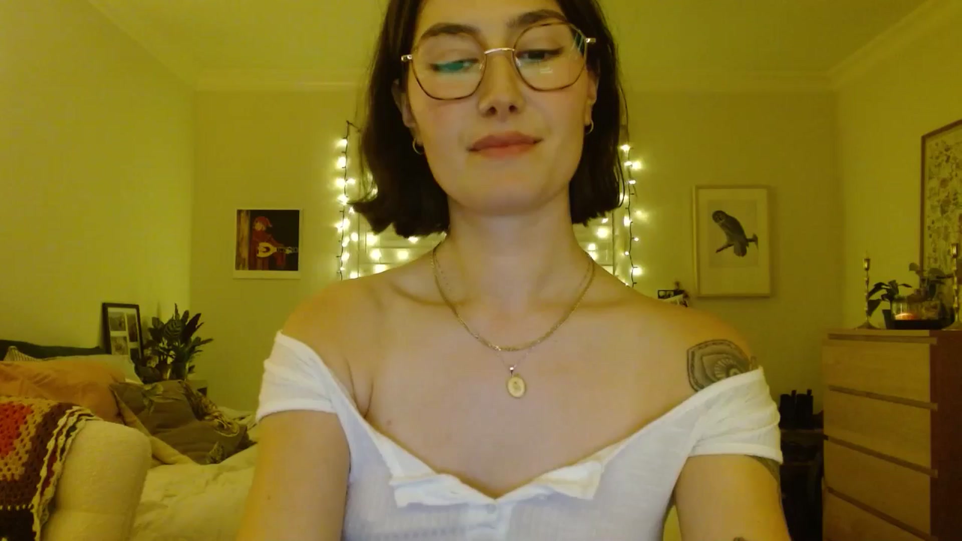 Gallery image thumbnail from honey28's myfreecams stream on, 12/18/2025, 04:57 image 9 of 20
