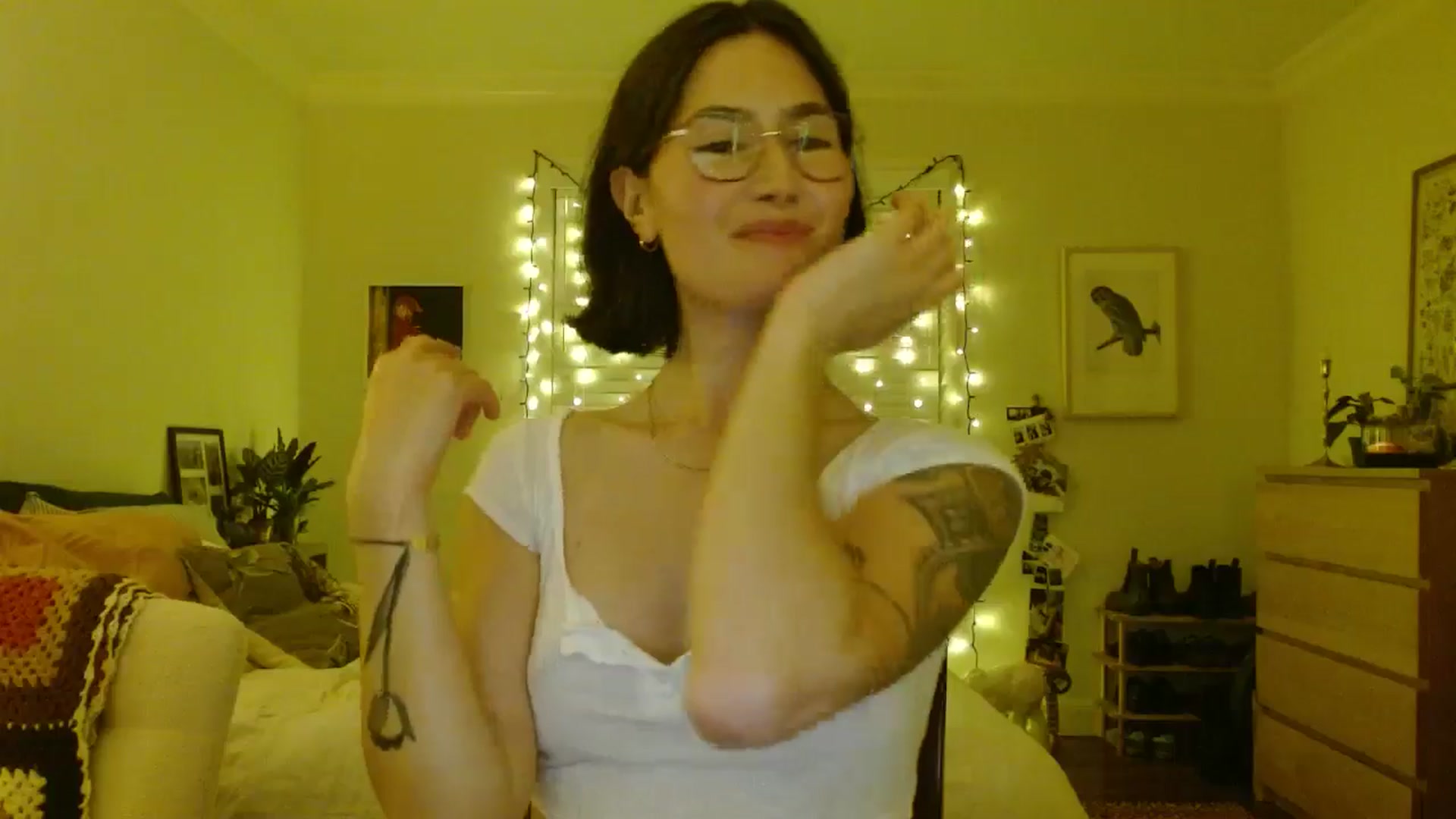 Gallery image thumbnail from honey28's myfreecams stream on, 12/18/2025, 04:57 image 2 of 20