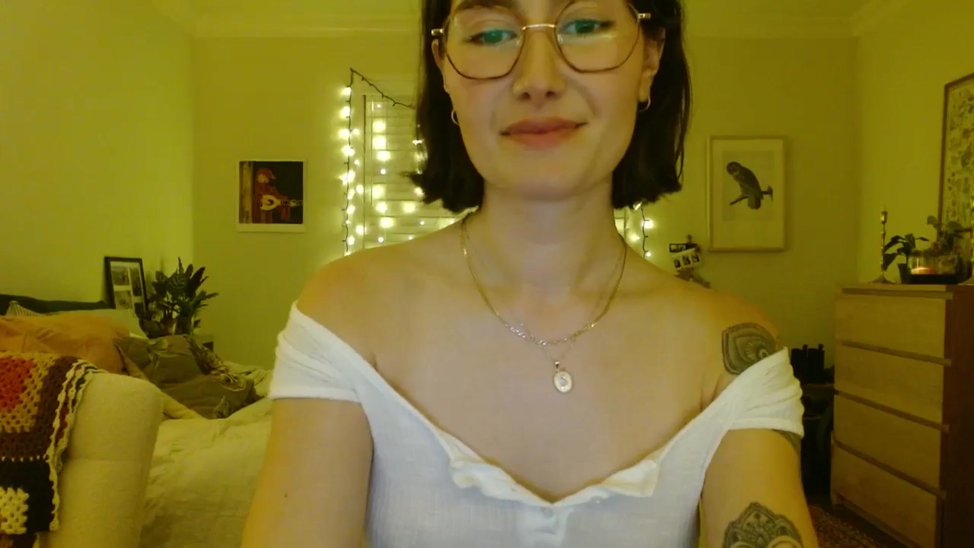 Gallery image thumbnail from honey28's myfreecams stream on, 12/18/2025, 04:57 image 8 of 20