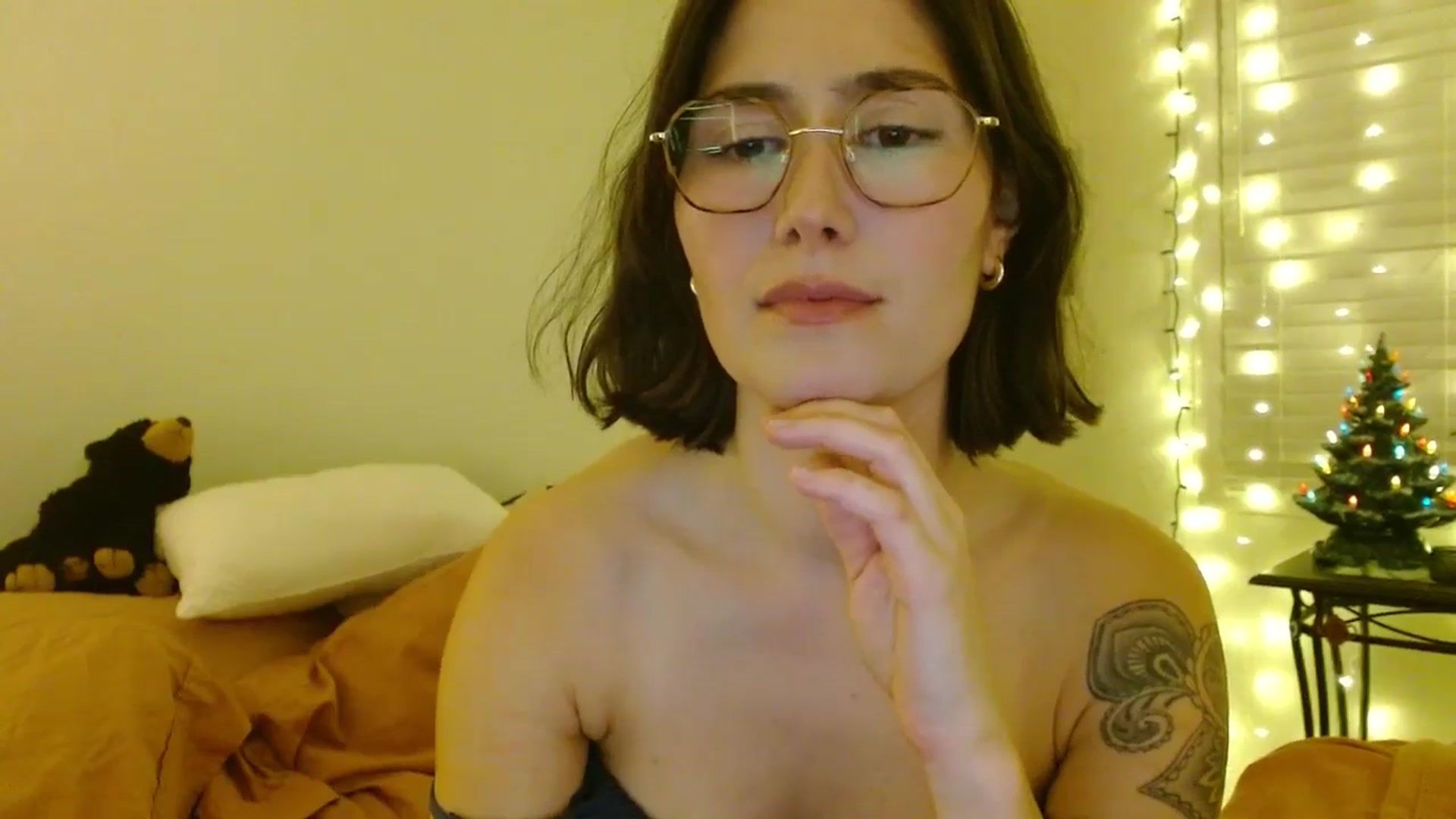 Gallery image thumbnail from honey28's myfreecams stream on, 01/01/2026, 01:45 image 15 of 20