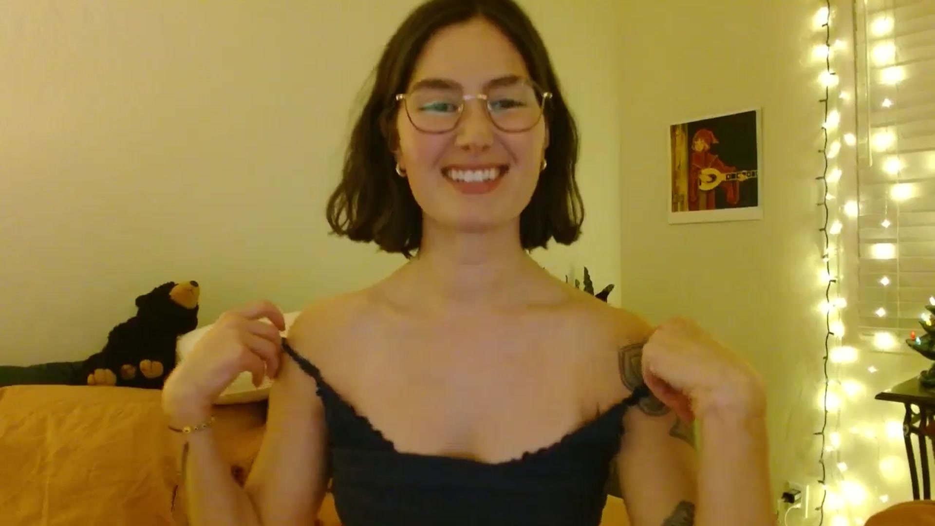 Gallery image thumbnail from honey28's myfreecams stream on, 01/01/2026, 01:45 image 8 of 20