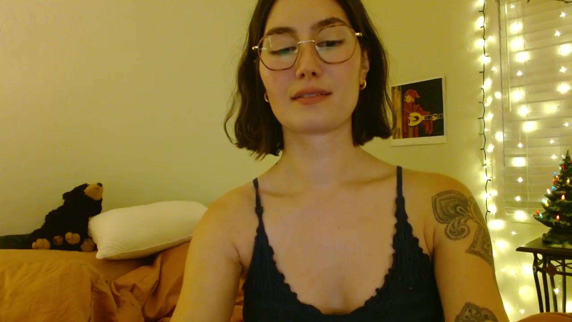 Gallery image thumbnail from honey28's myfreecams stream on, 01/01/2026, 01:45 image 2 of 20