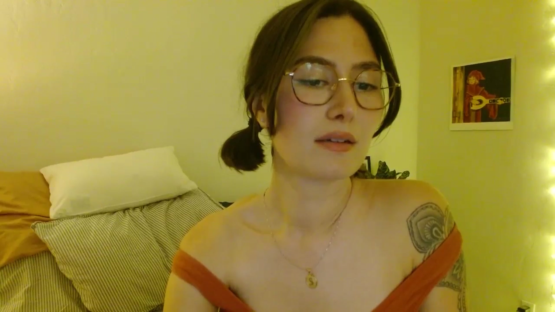 Gallery image thumbnail from honey28's myfreecams stream on, 02/18/2026, 06:09 image 15 of 20
