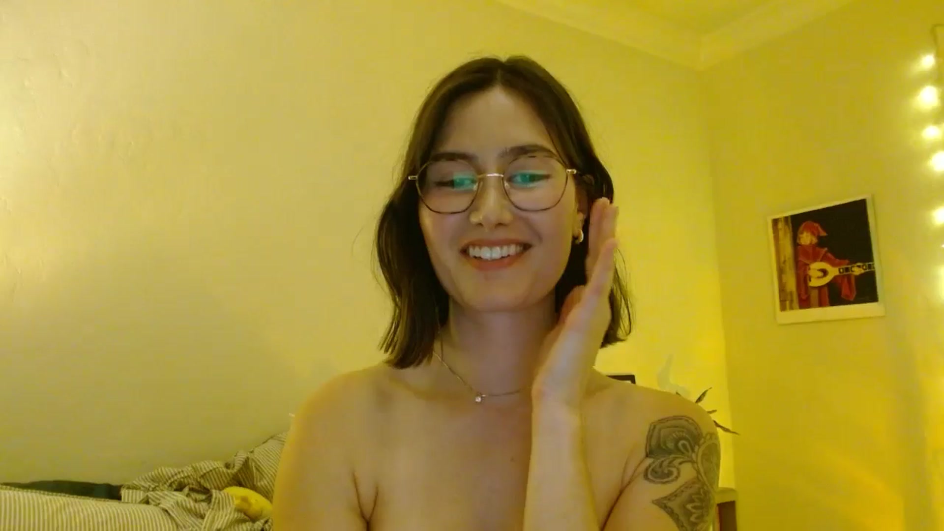 Gallery image thumbnail from honey28's myfreecams stream on, 04/21/2026, 02:44 image 18 of 20