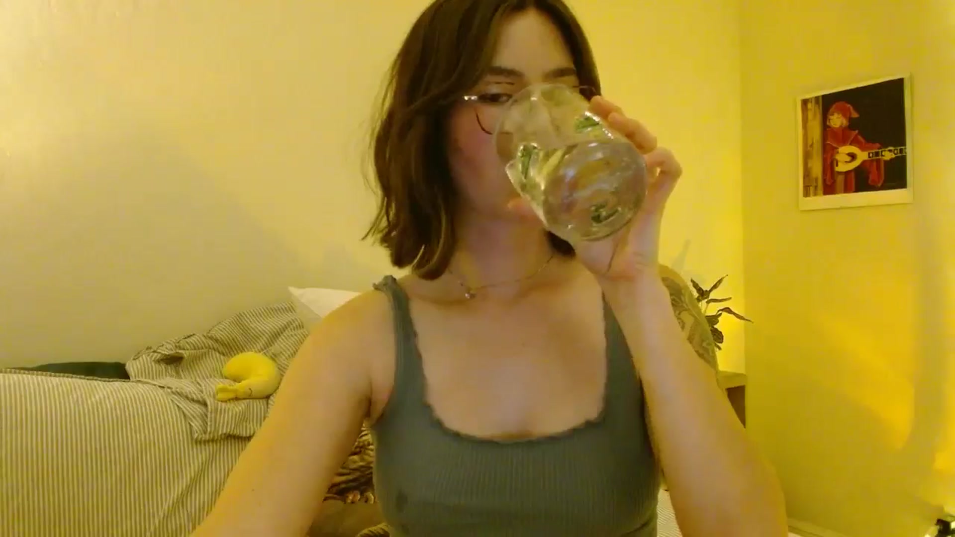 Gallery image thumbnail from honey28's myfreecams stream on, 04/21/2026, 02:44 image 15 of 20
