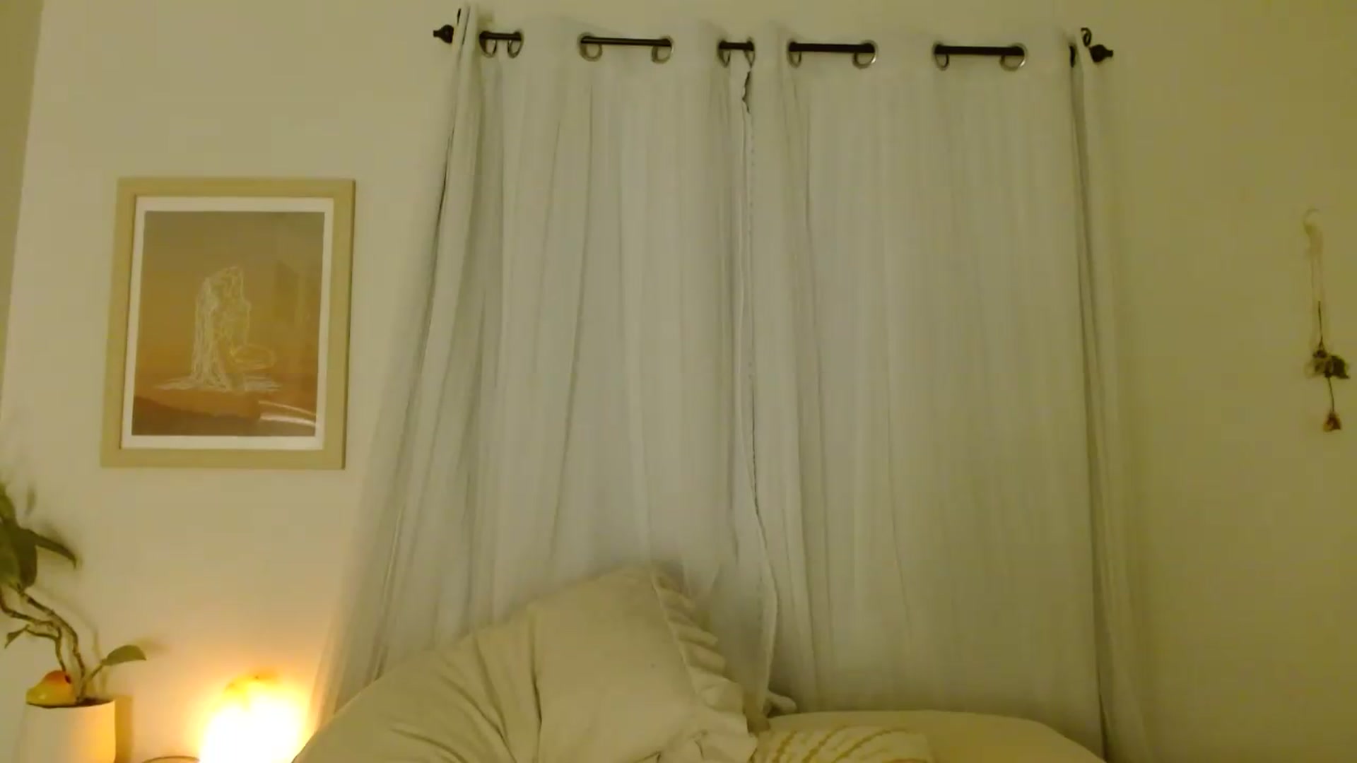 Gallery image thumbnail from honey28's myfreecams stream on, 09/04/2026, 04:49 image 15 of 20