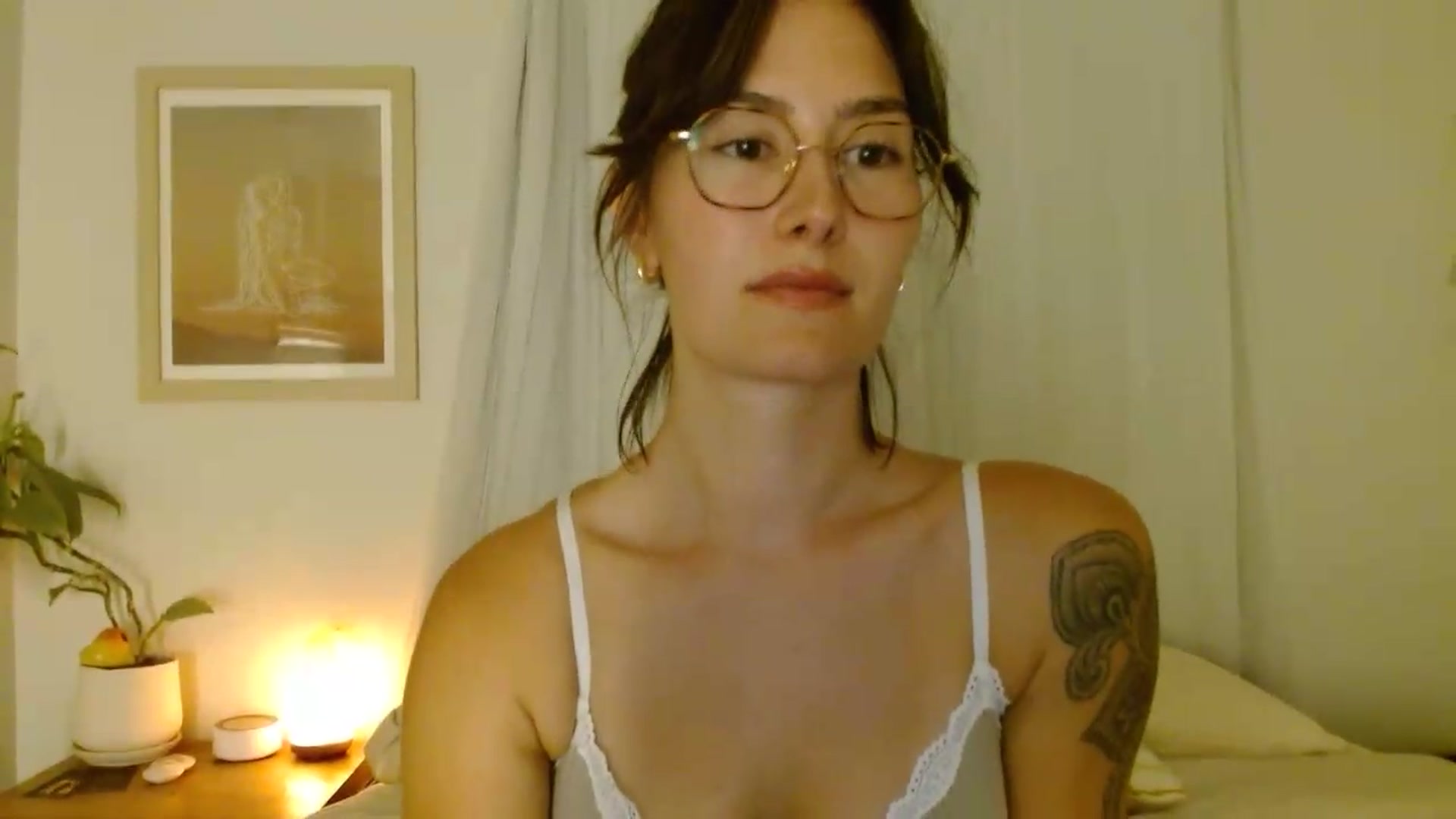 Gallery image thumbnail from honey28's myfreecams stream on, 09/04/2026, 04:49 image 4 of 20
