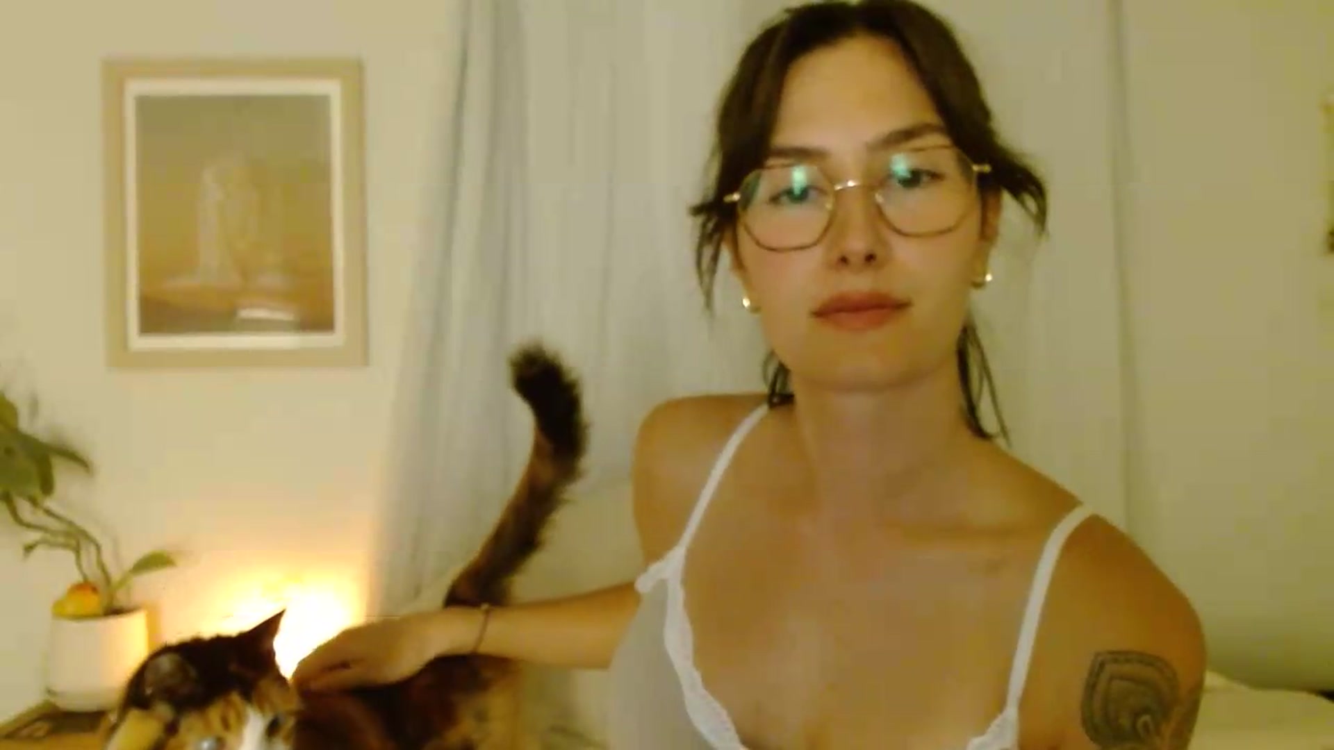 Gallery image thumbnail from honey28's myfreecams stream on, 09/04/2026, 04:49 image 5 of 20