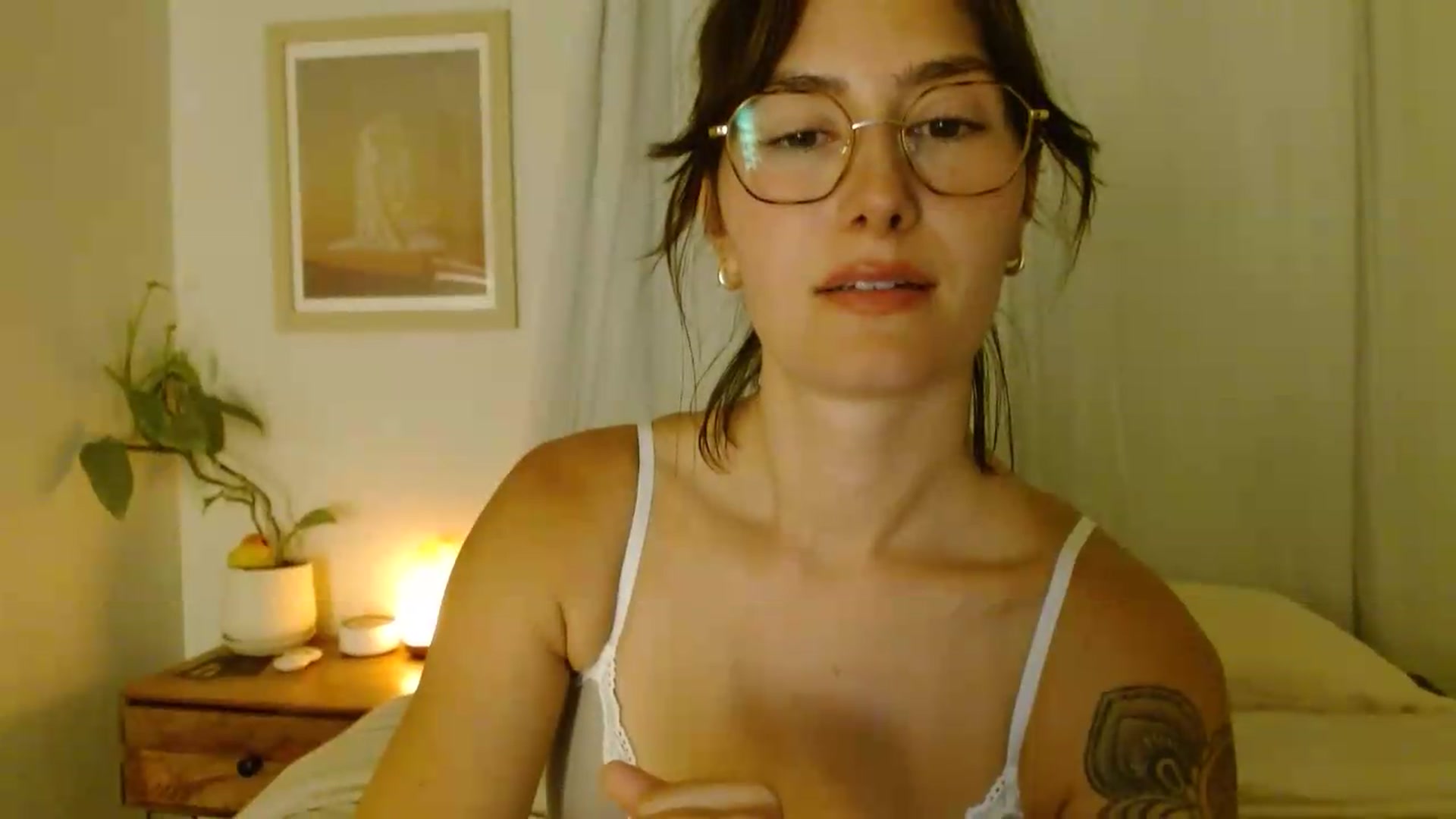Gallery image thumbnail from honey28's myfreecams stream on, 09/04/2026, 04:49 image 10 of 20