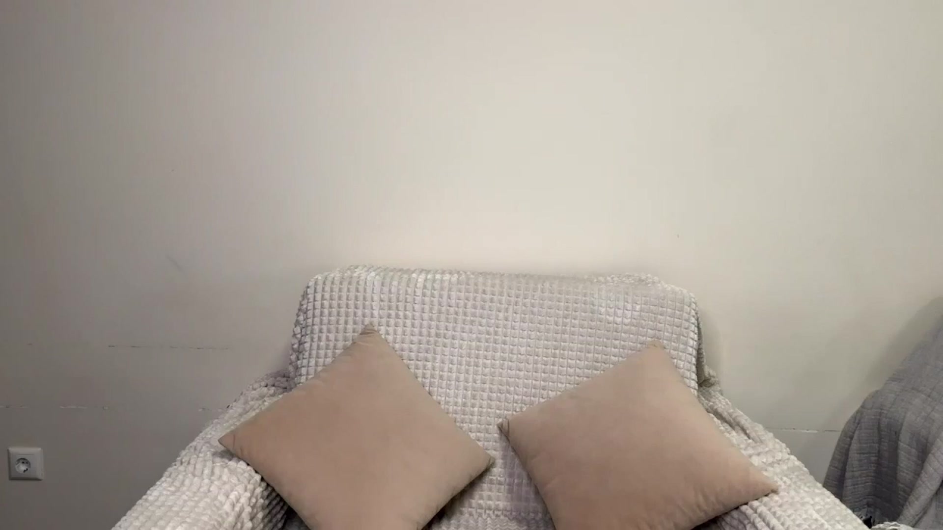 Gallery image thumbnail from honeymoons's myfreecams stream on, 04/01/2025, 14:58 image 19 of 20