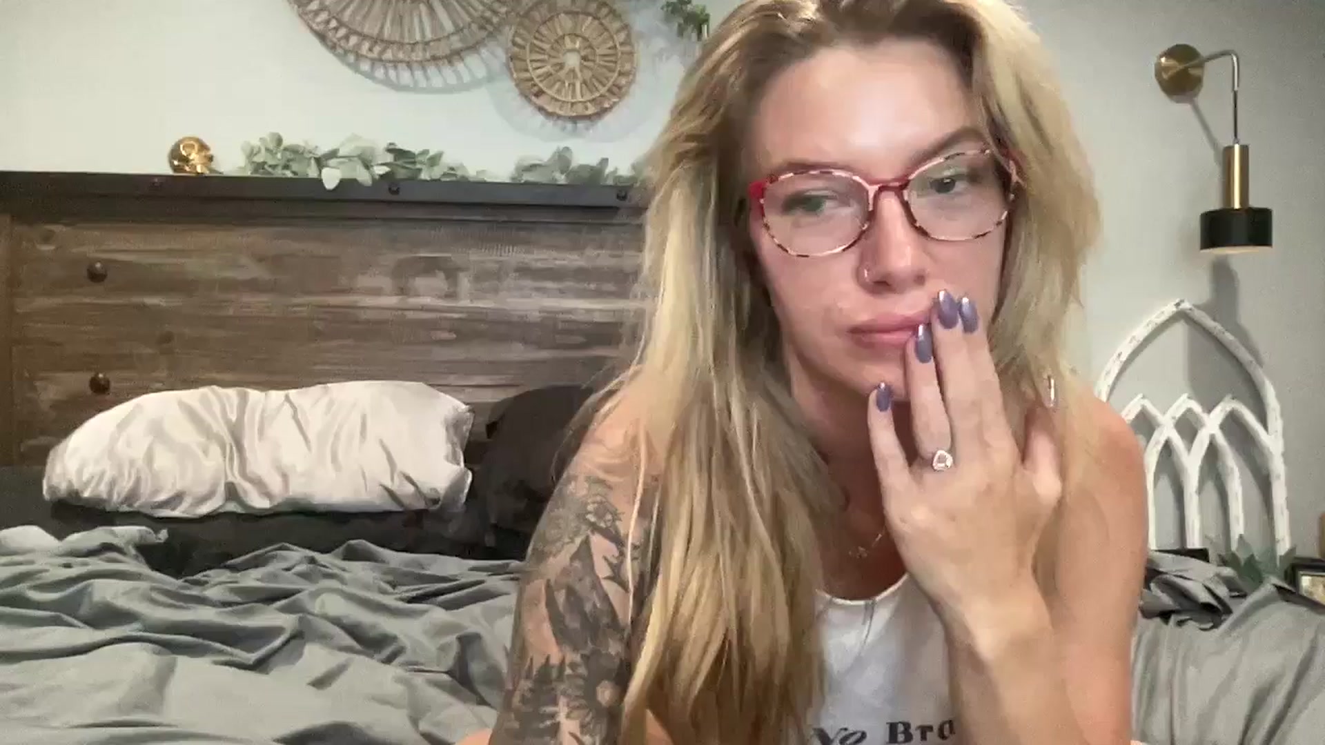 Gallery image thumbnail from honeyoutlaw's myfreecams stream on, 09/03/2024, 07:24 image 14 of 20