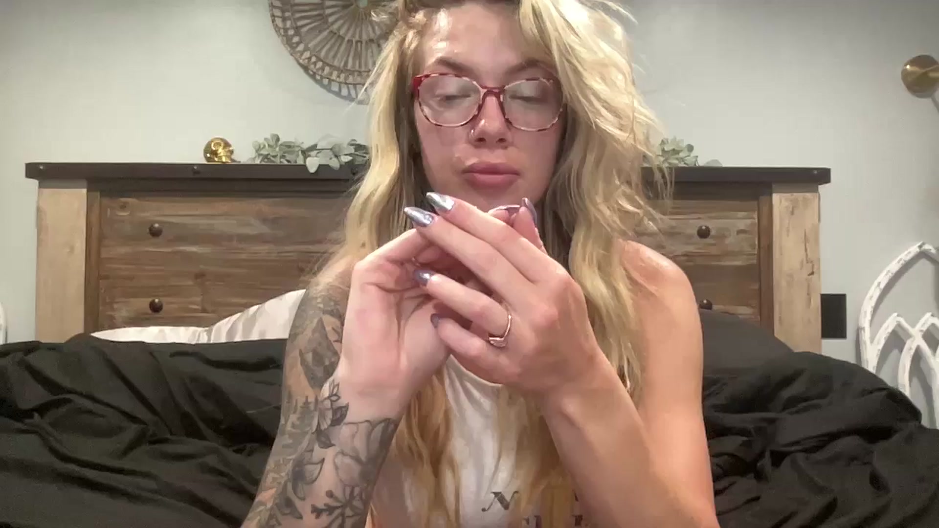 Gallery image thumbnail from honeyoutlaw's myfreecams stream on, 09/10/2024, 06:18 image 19 of 20