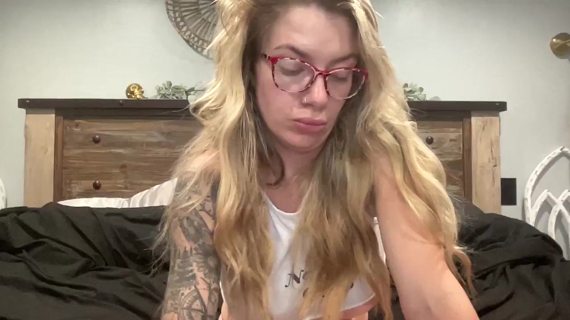 Gallery image thumbnail from honeyoutlaw's myfreecams stream on, 09/10/2024, 06:18 image 14 of 20
