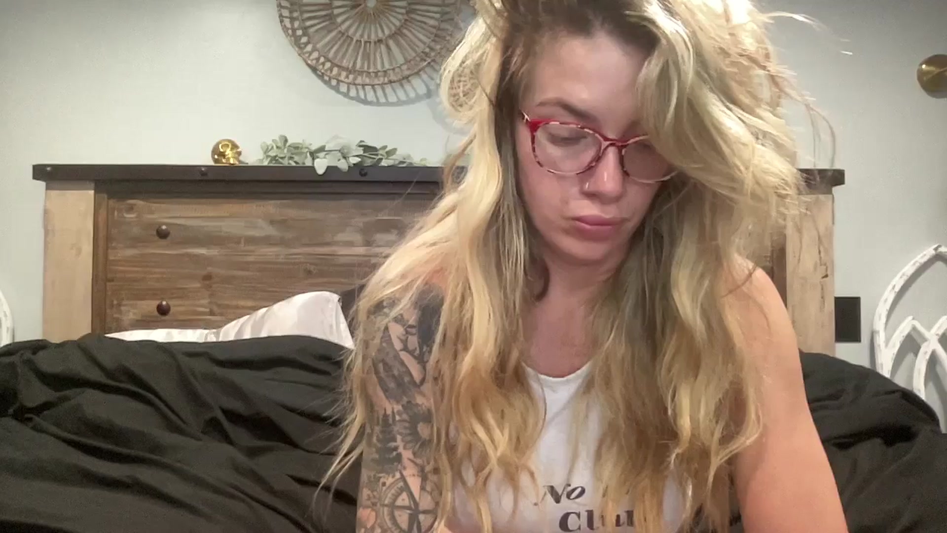 Gallery image thumbnail from honeyoutlaw's myfreecams stream on, 09/10/2024, 06:18 image 12 of 20