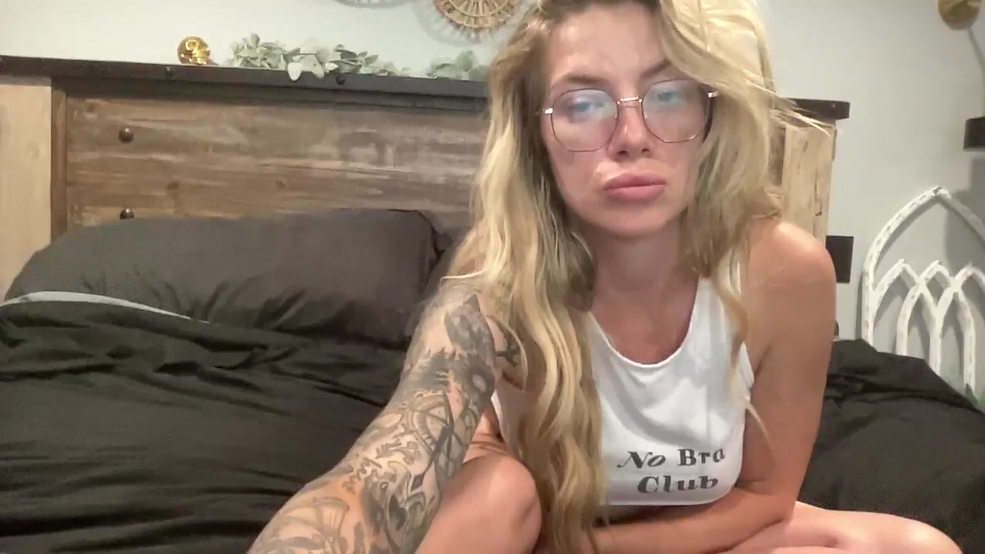 Gallery image thumbnail from honeyoutlaw's myfreecams stream on, 09/12/2024, 06:17 image 12 of 20
