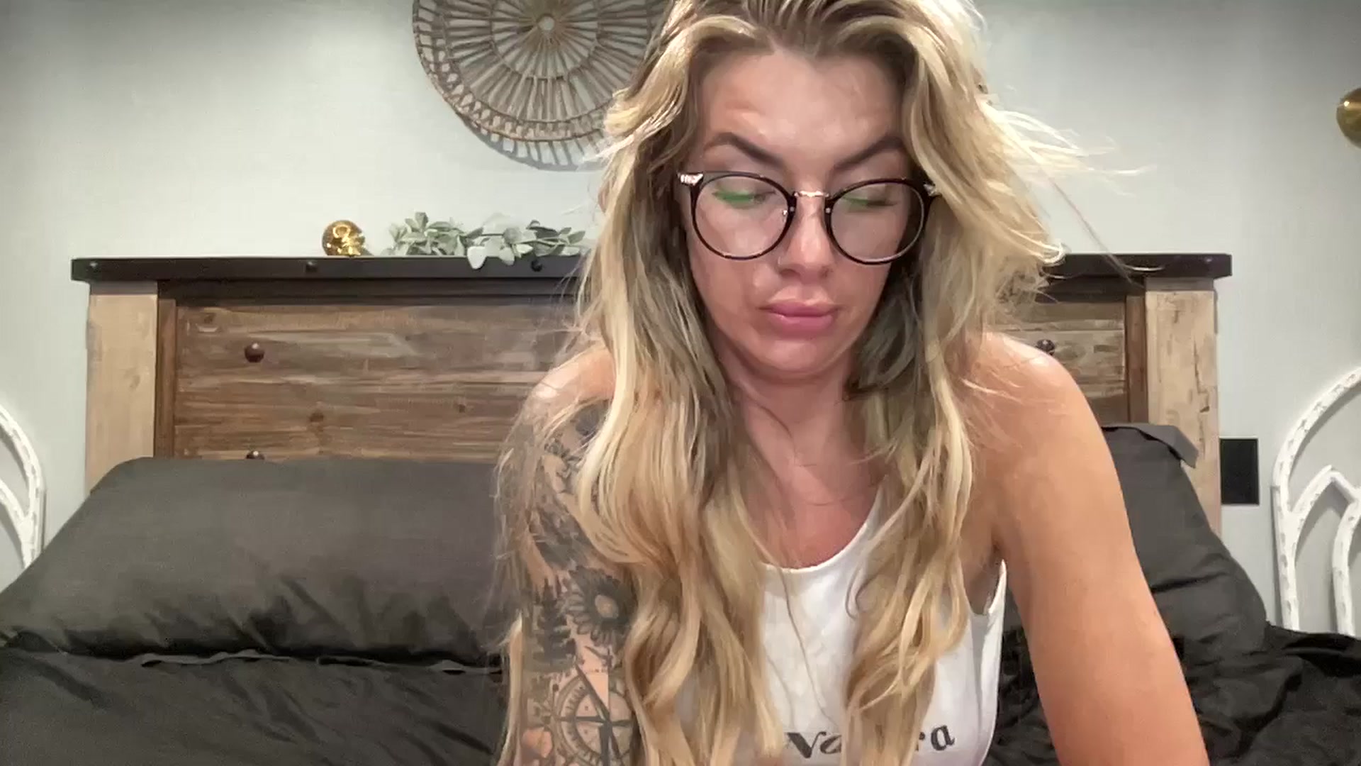 Gallery image thumbnail from honeyoutlaw's myfreecams stream on, 10/08/2024, 05:58 image 9 of 20