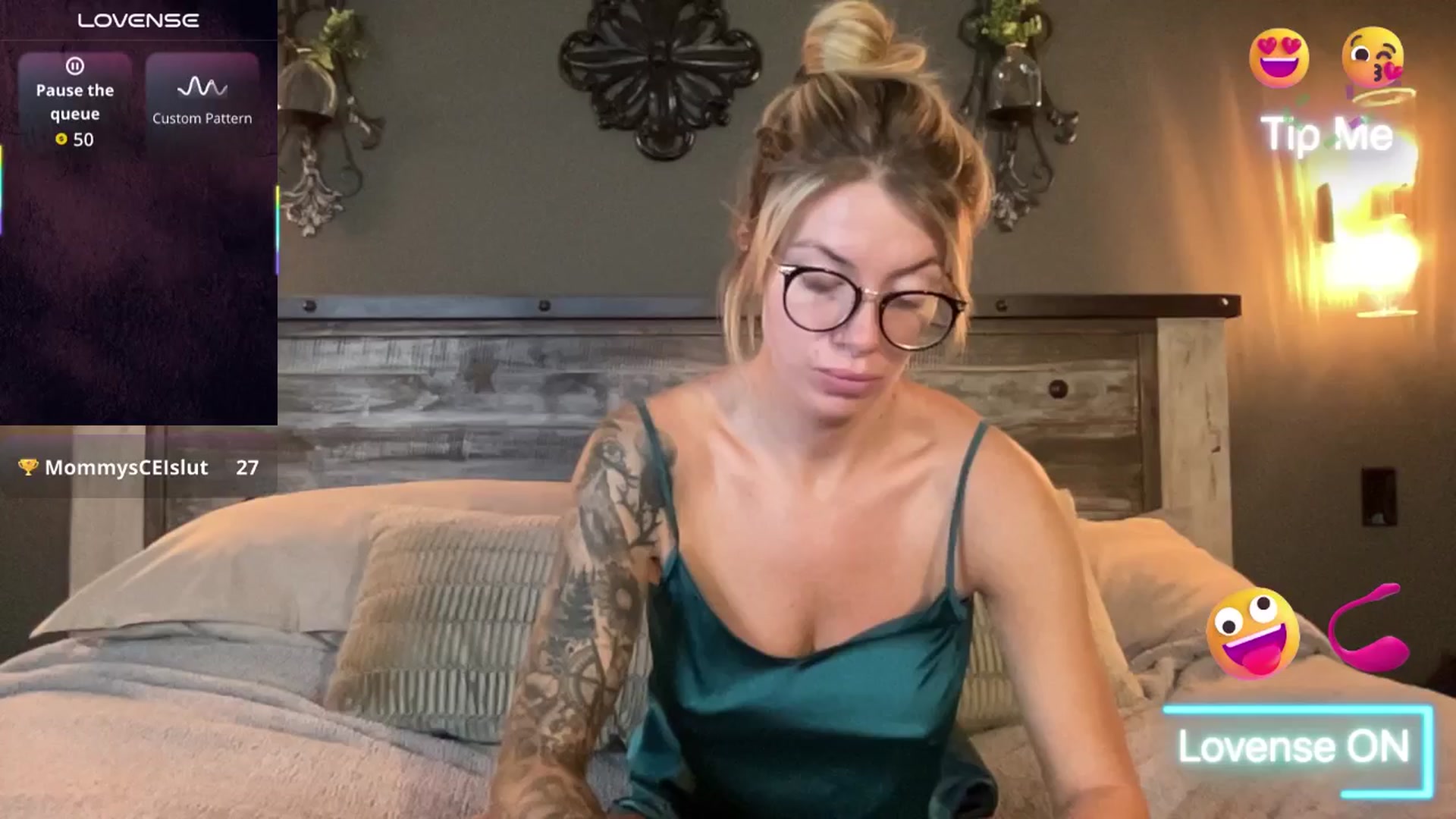 Gallery image thumbnail from honeyoutlaw's myfreecams stream on, 11/21/2025, 09:16 image 10 of 20
