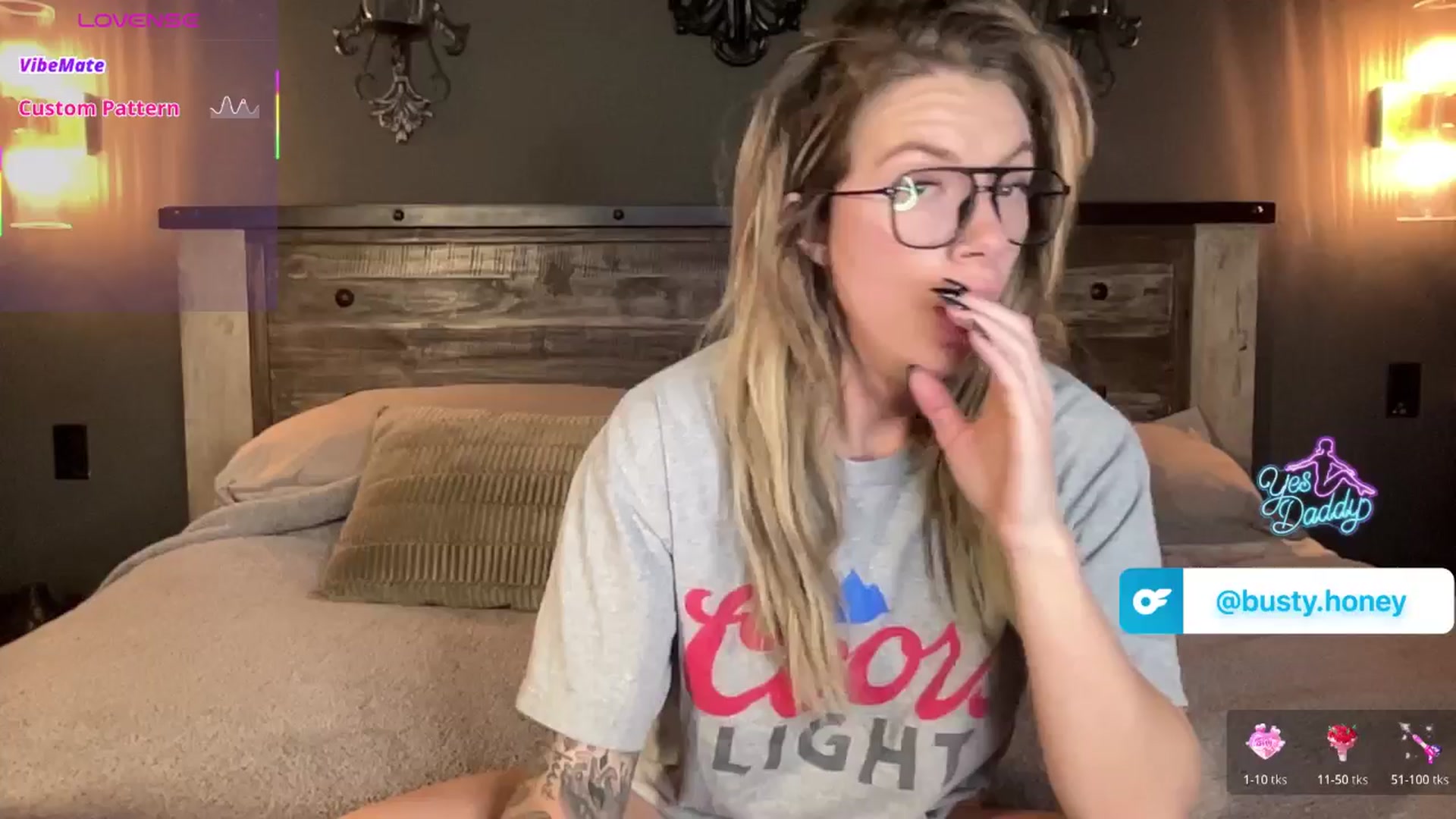 Gallery image thumbnail from honeyoutlaw's myfreecams stream on, 02/03/2026, 07:55 image 1 of 20