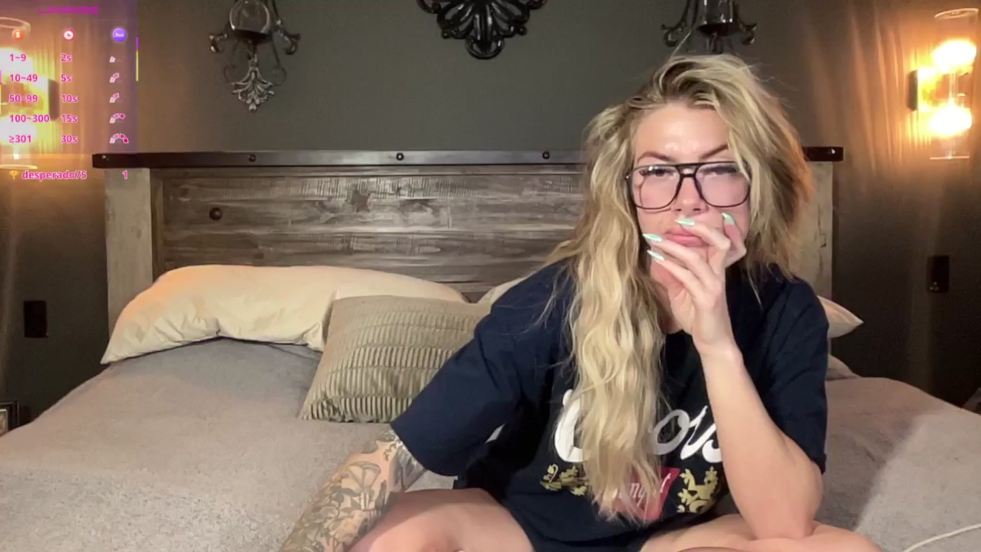 Gallery image thumbnail from honeyoutlaw's myfreecams stream on, 04/08/2026, 06:39 image 2 of 20