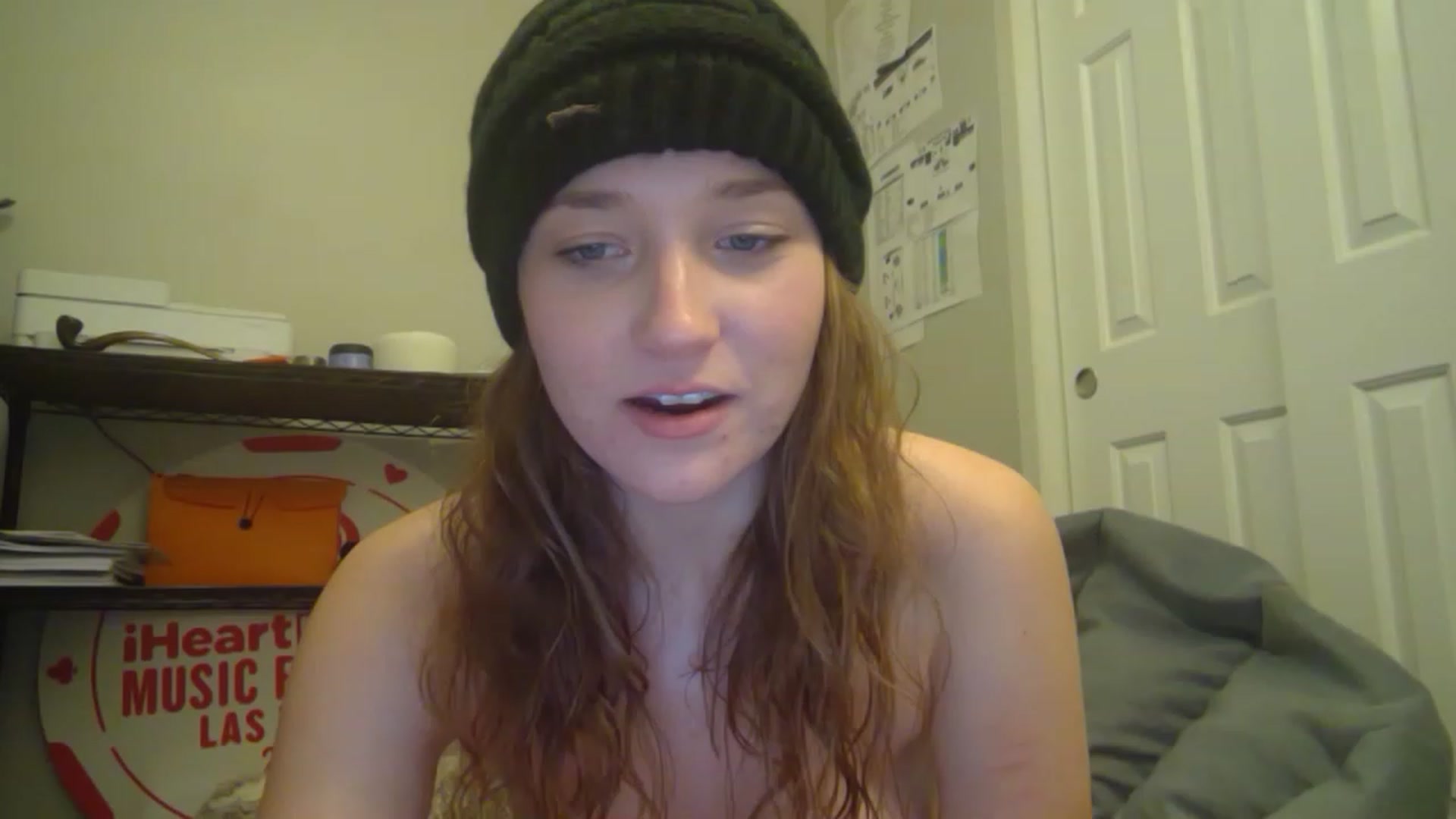 Gallery image thumbnail from hornyhippiexx's myfreecams stream on, 01/08/2023, 09:04 image 20 of 20