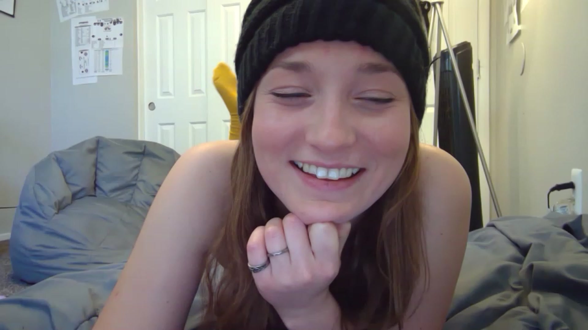 Gallery image thumbnail from hornyhippiexx's myfreecams stream on, 02/16/2023, 24:15 image 7 of 20