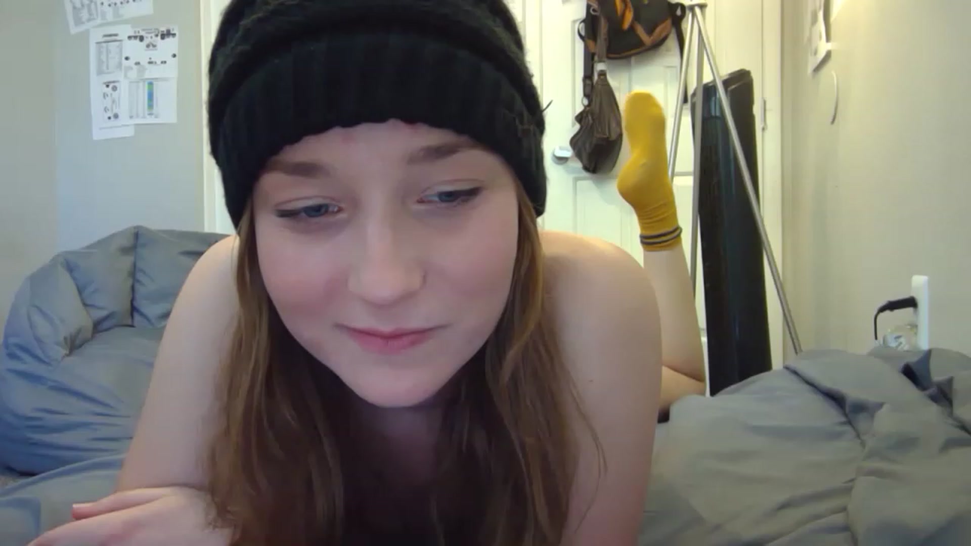 Gallery image thumbnail from hornyhippiexx's myfreecams stream on, 02/16/2023, 24:15 image 6 of 20