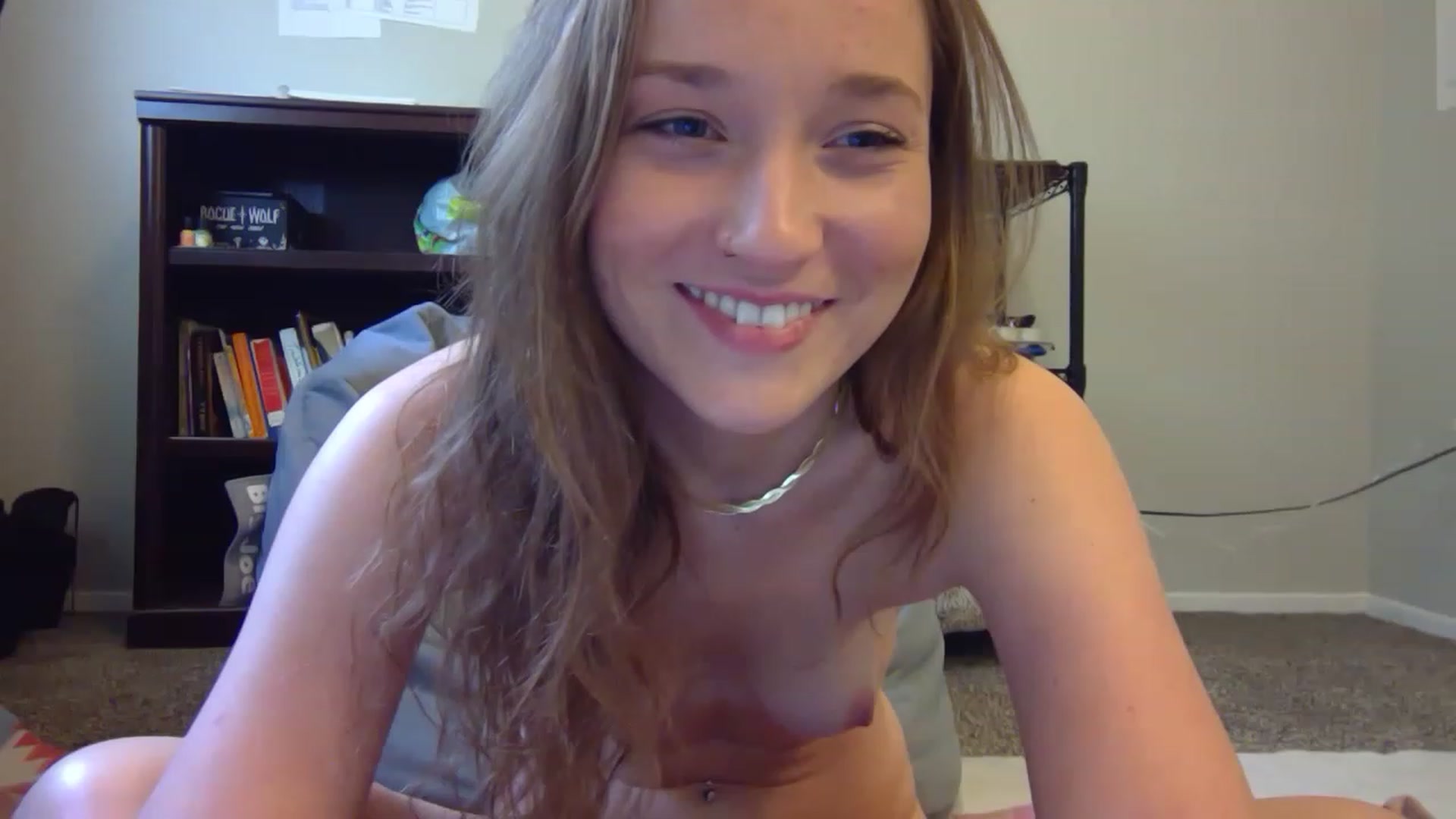 Gallery image thumbnail from hornyhippiexx's myfreecams stream on, 05/05/2023, 24:05 image 13 of 20