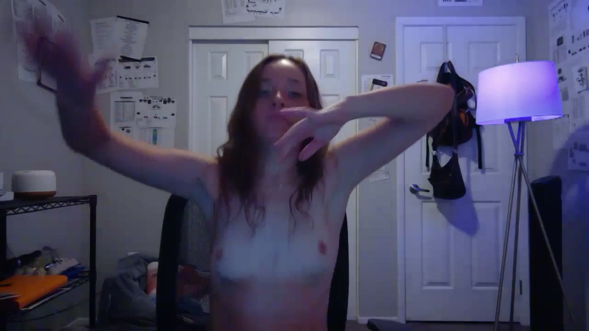 Gallery image thumbnail from hornyhippiexx's myfreecams stream on, 07/02/2023, 09:15 image 10 of 20