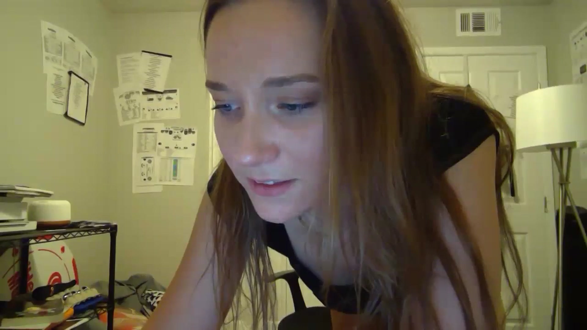 Gallery image thumbnail from hornyhippiexx's myfreecams stream on, 08/01/2023, 08:50 image 11 of 20
