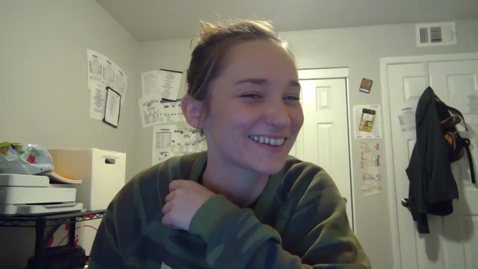 Gallery image thumbnail from hornyhippiexx's myfreecams stream on, 08/21/2023, 08:13 image 19 of 20