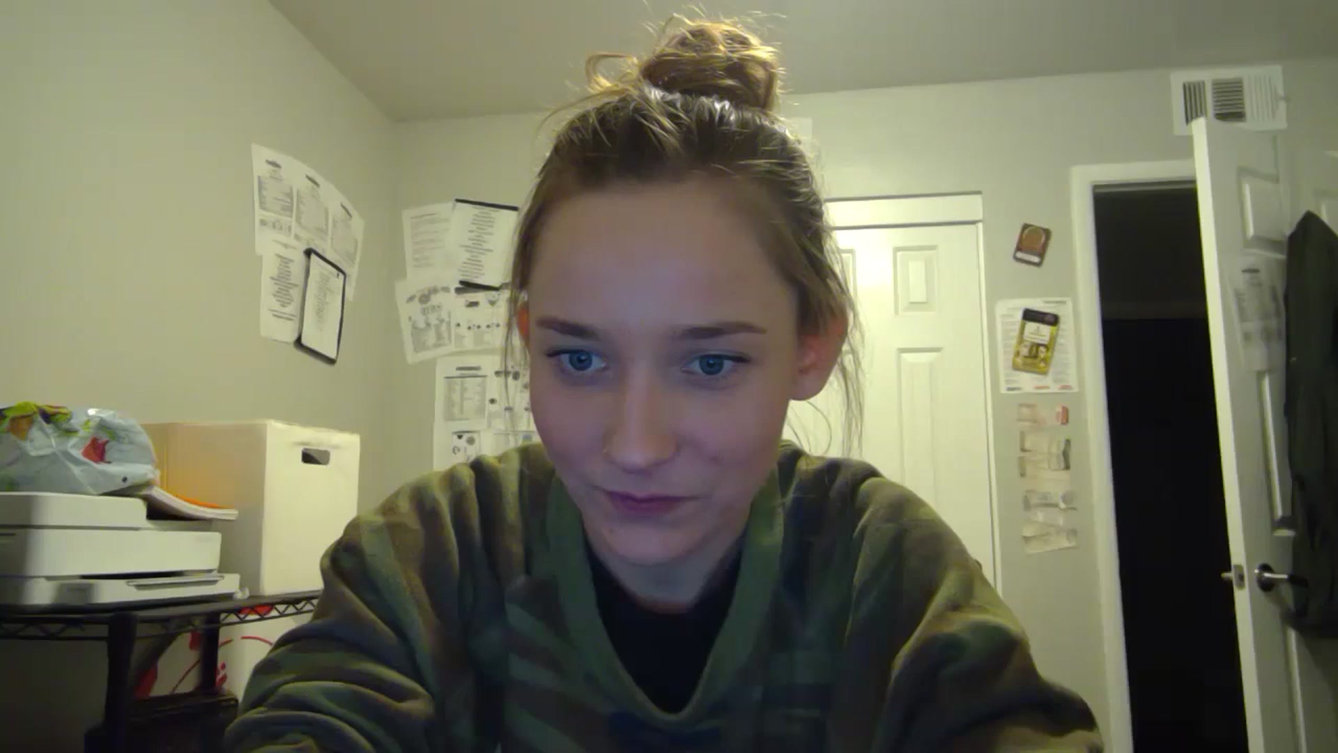 Gallery image thumbnail from hornyhippiexx's myfreecams stream on, 08/21/2023, 08:13 image 11 of 20