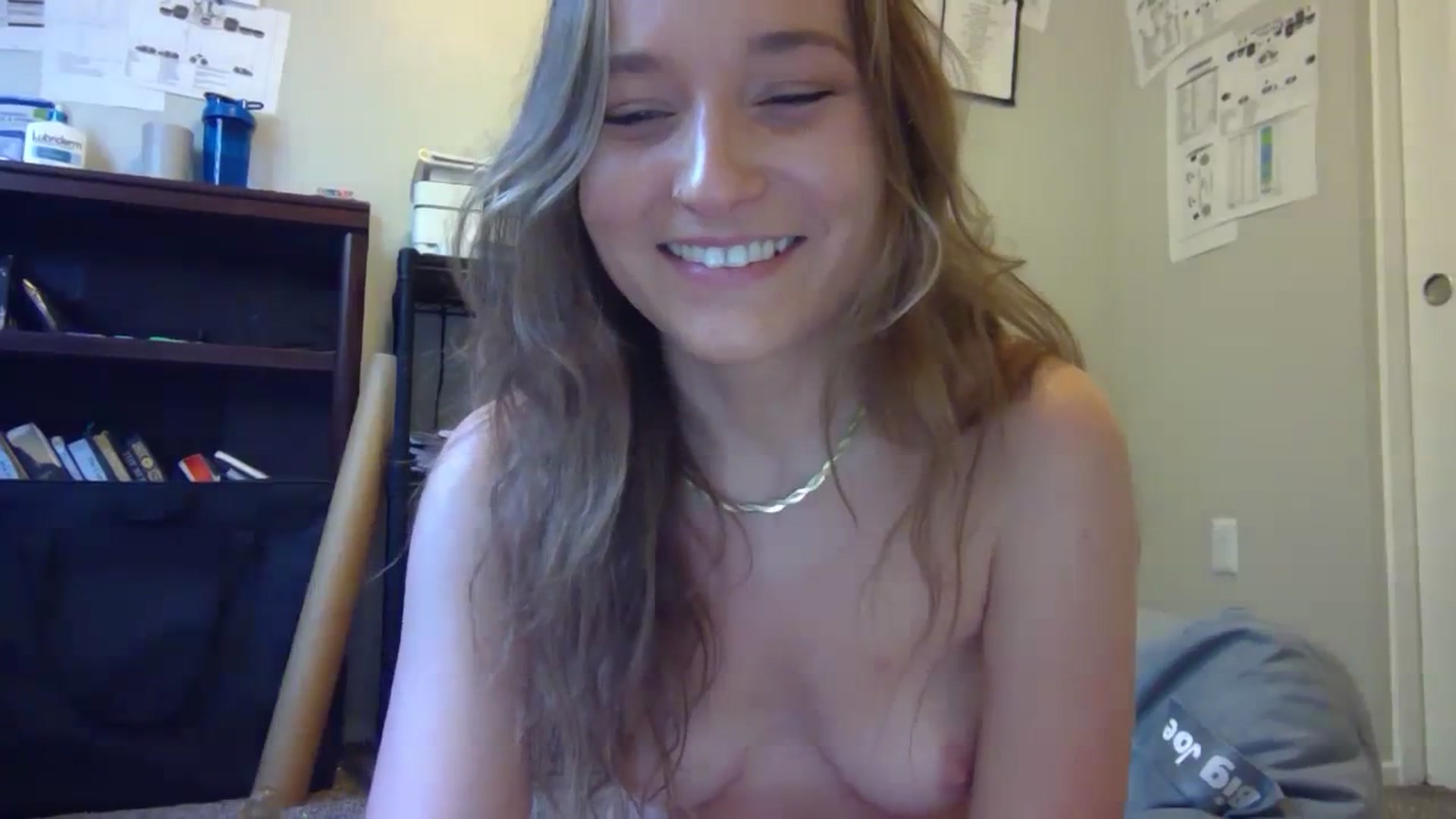 Gallery image thumbnail from hornyhippiexx's myfreecams stream on, 09/12/2023, 24:16 image 6 of 20
