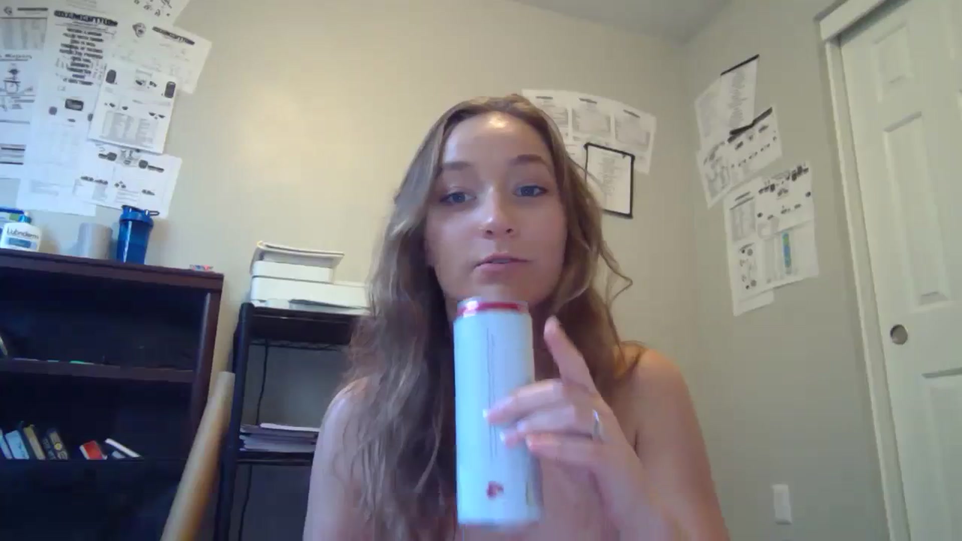 Gallery image thumbnail from hornyhippiexx's myfreecams stream on, 09/12/2023, 24:16 image 13 of 20