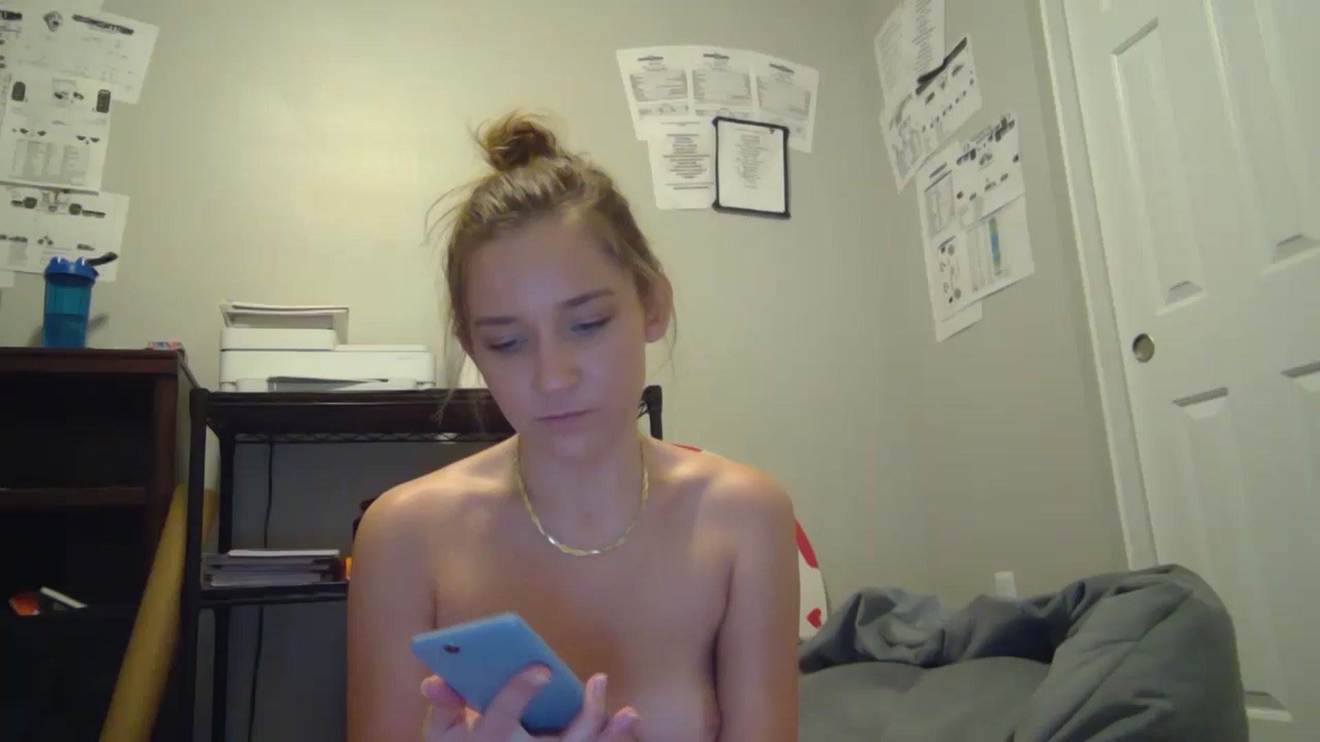 Gallery image thumbnail from hornyhippiexx's myfreecams stream on, 09/12/2023, 03:57 image 9 of 20