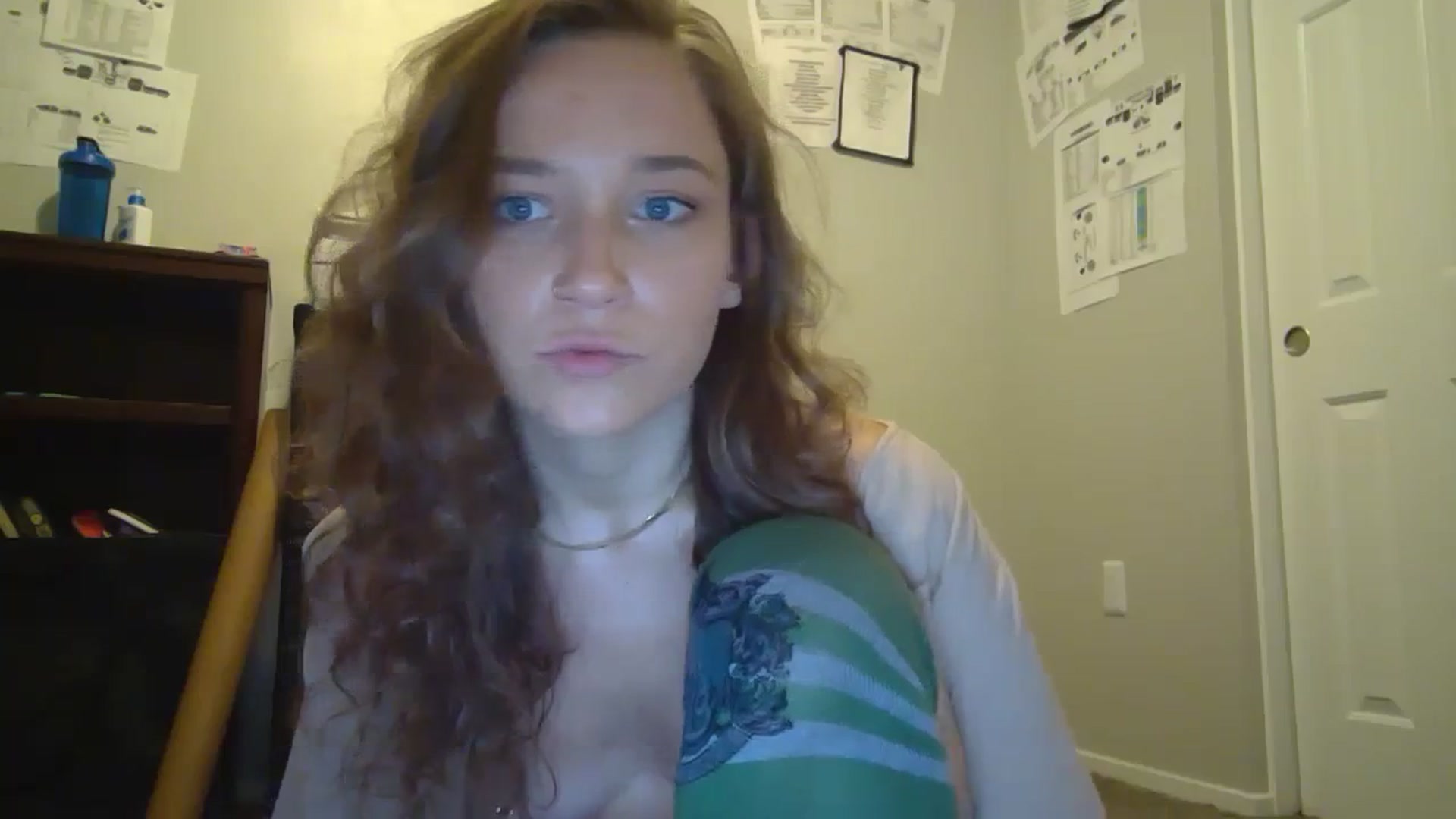 Gallery image thumbnail from hornyhippiexx's myfreecams stream on, 09/13/2023, 07:30 image 6 of 20